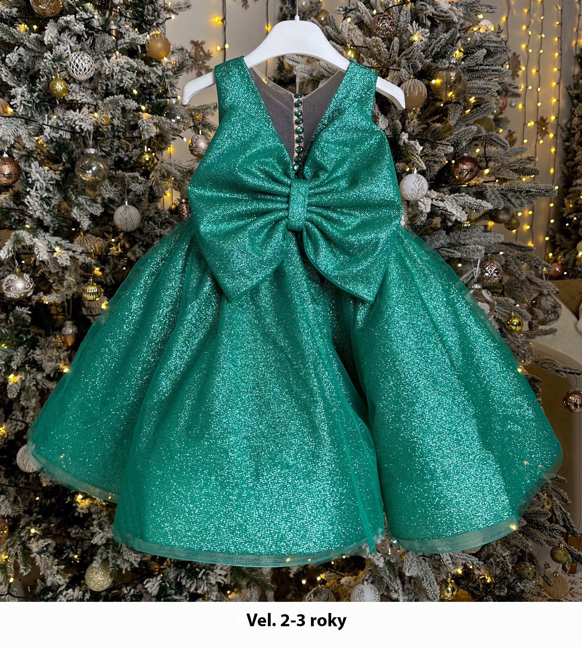 Girl's dresses for photoshoots in Prague and Czech Republic. Professional photographer in Prague Anastasia Haritonova