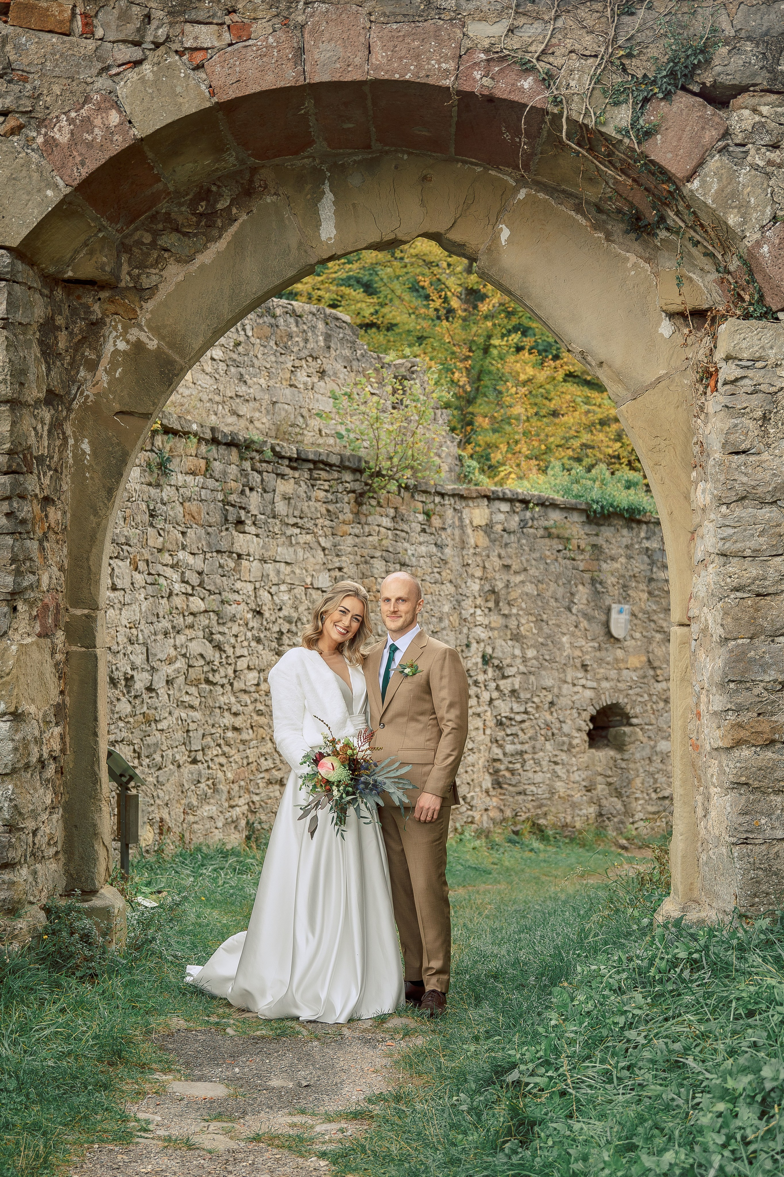 Hochzeit in Burg Hornberg. Fotograf für Hochzeits- und Familienfotos in Buchen (Odenwald) Mosbach