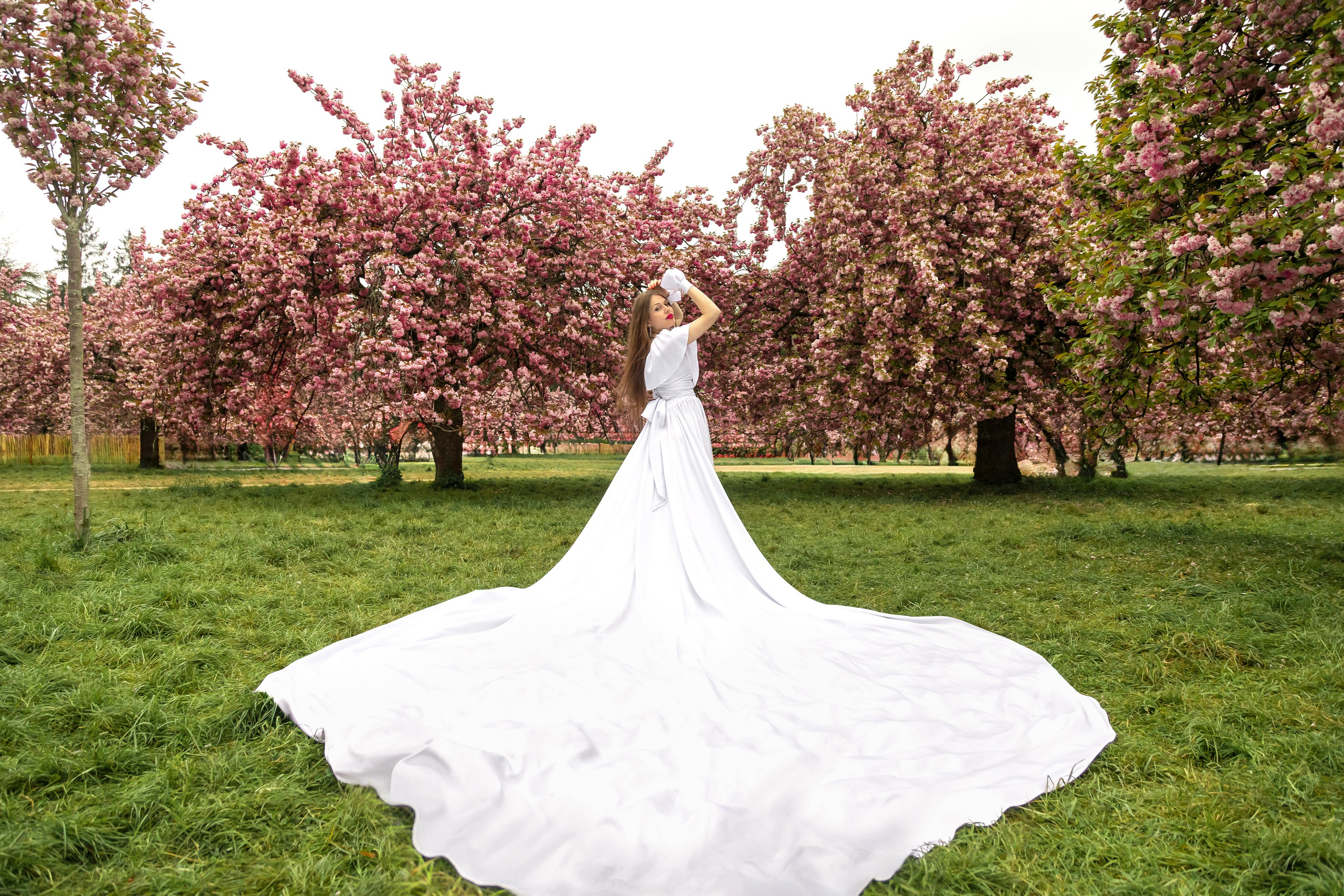 Shooting La Defence cu Lenuta. Wedding, event and family photographer in Paris, Emilian Olaru