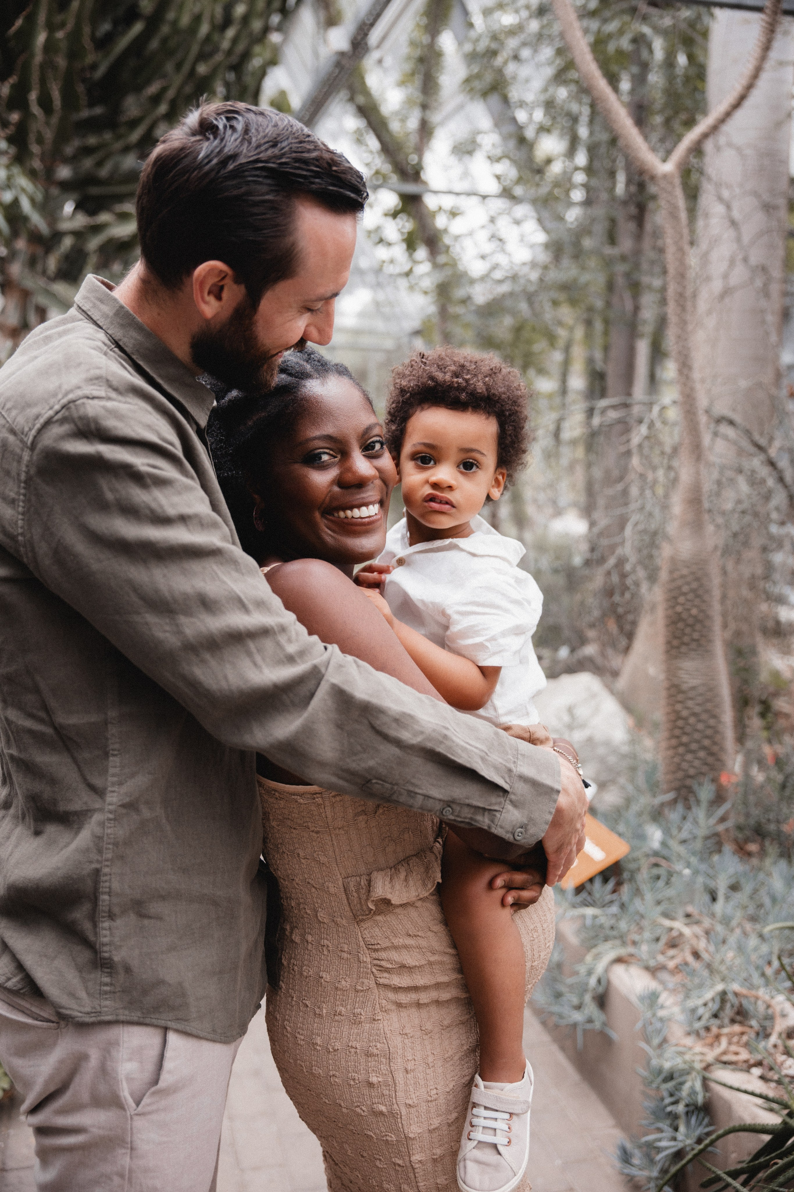 Babybauch Shooting im Botanischen Garten Bochum | Reiche Fotografie. Hochzeitsfotografin Bochum | Halyna Reiche Fotografie NRW