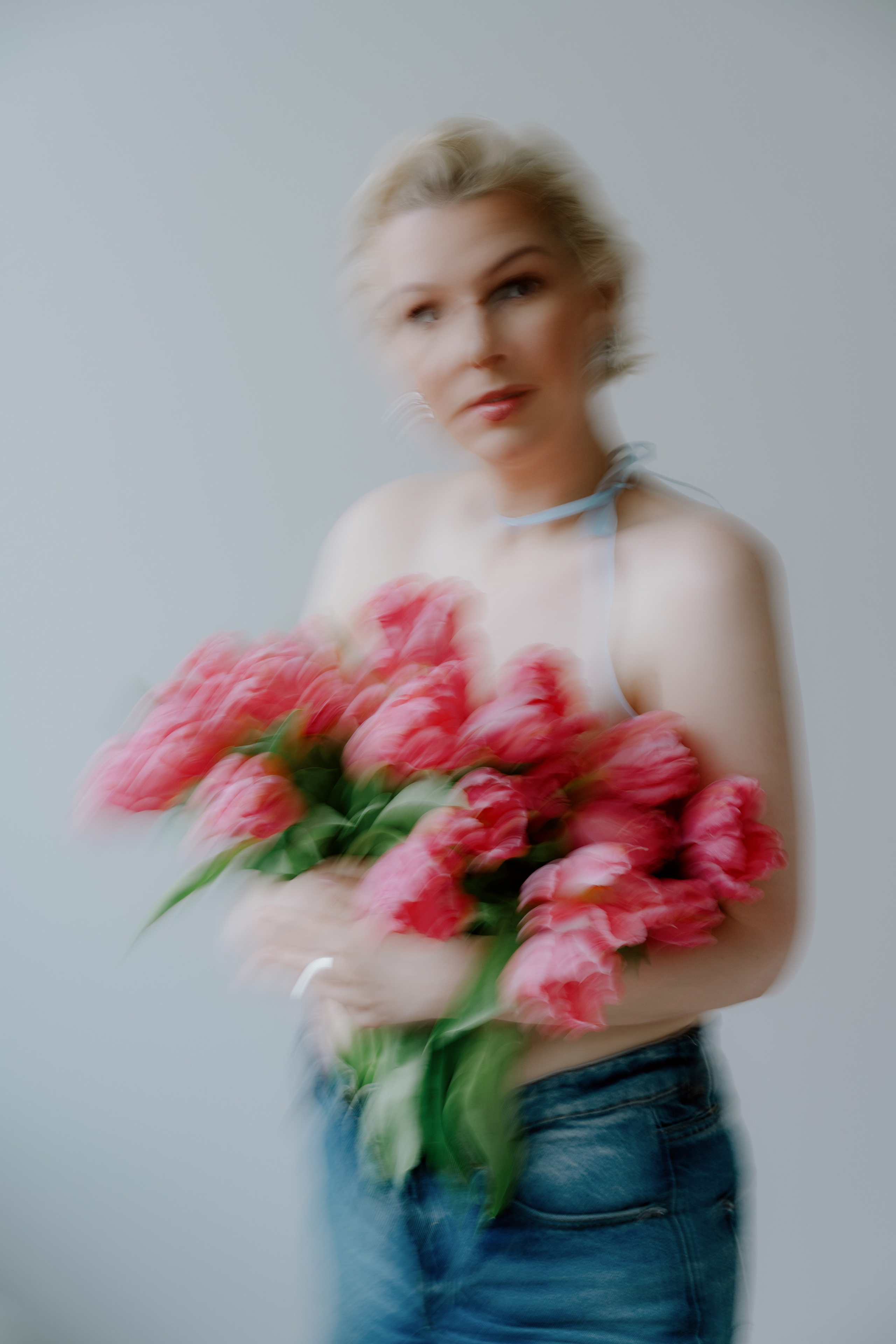 Intimate Tulip Boudoir Photography NYC | Elegant Spring Portrait Sessions. Videographer and photographer in New York // MAKAROV.VIDEO