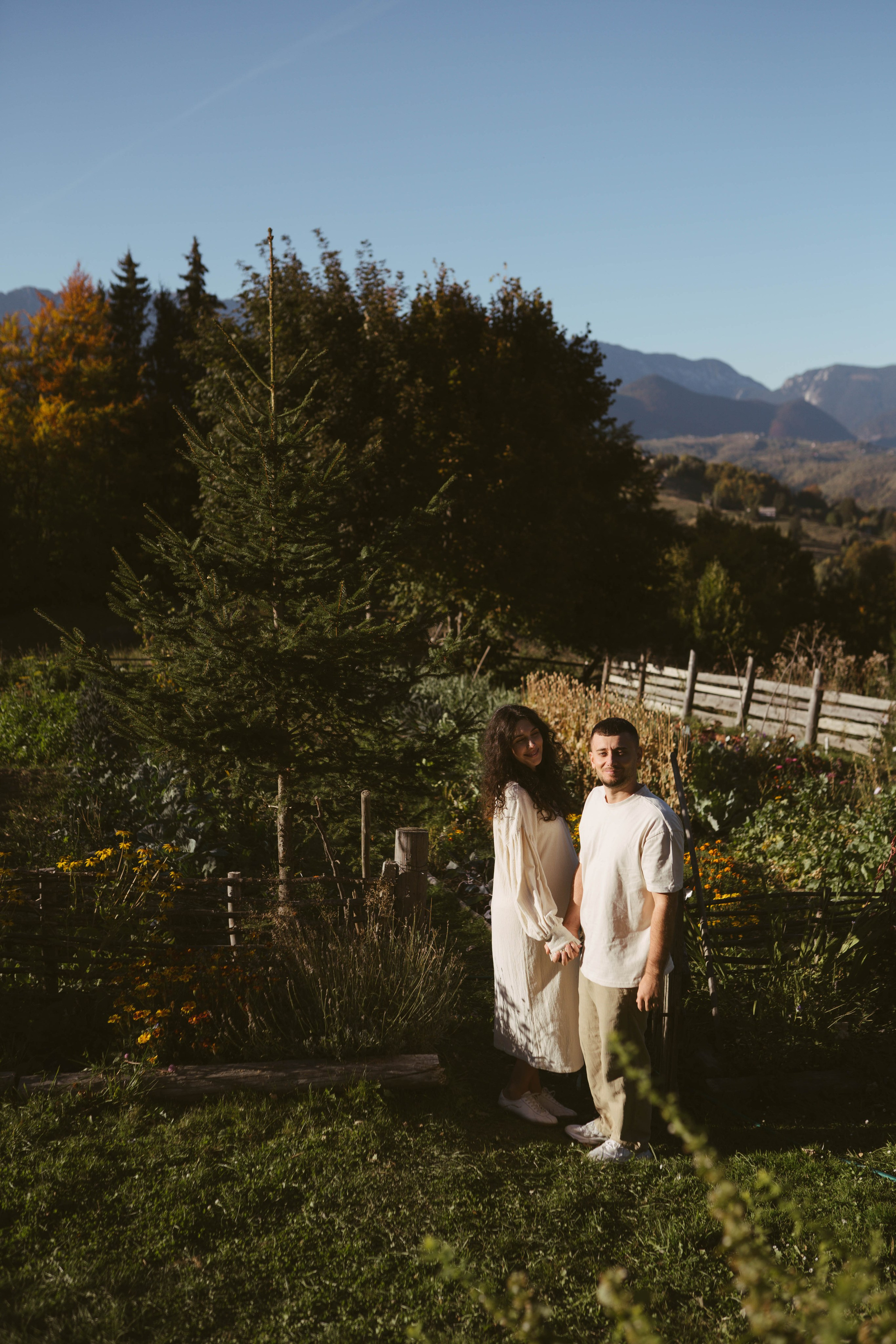 Poveste Toamna Colorata sesiune foto in natura toamna. Madalina Beda- Artist vizual, fotograf, doula la nastere, consultant babywearing Brasov si in toata tara