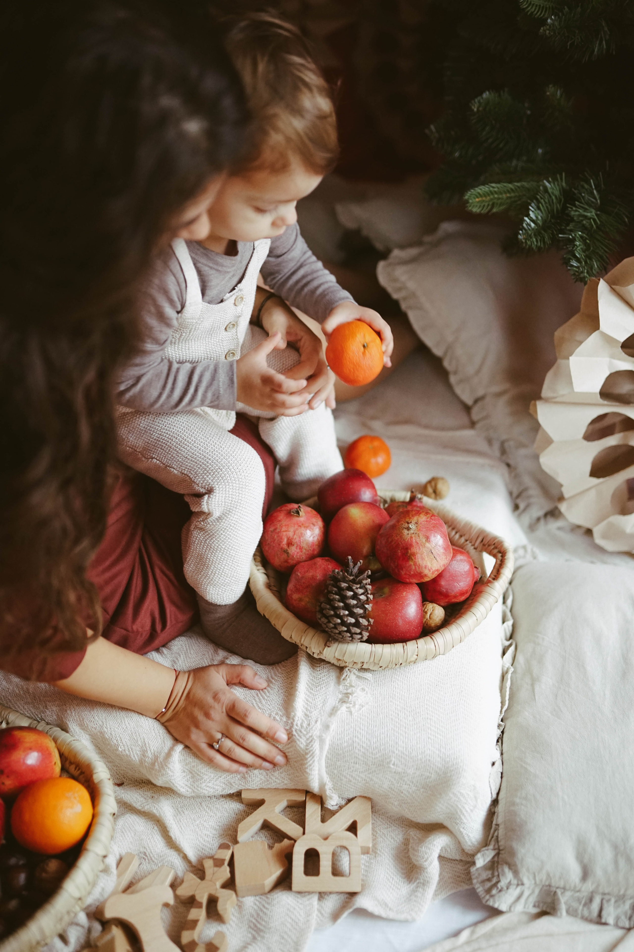 Poveste de Iarna Sesiune foto. Madalina Beda- Artist vizual, fotograf, doula la nastere, consultant babywearing Brasov si in toata tara
