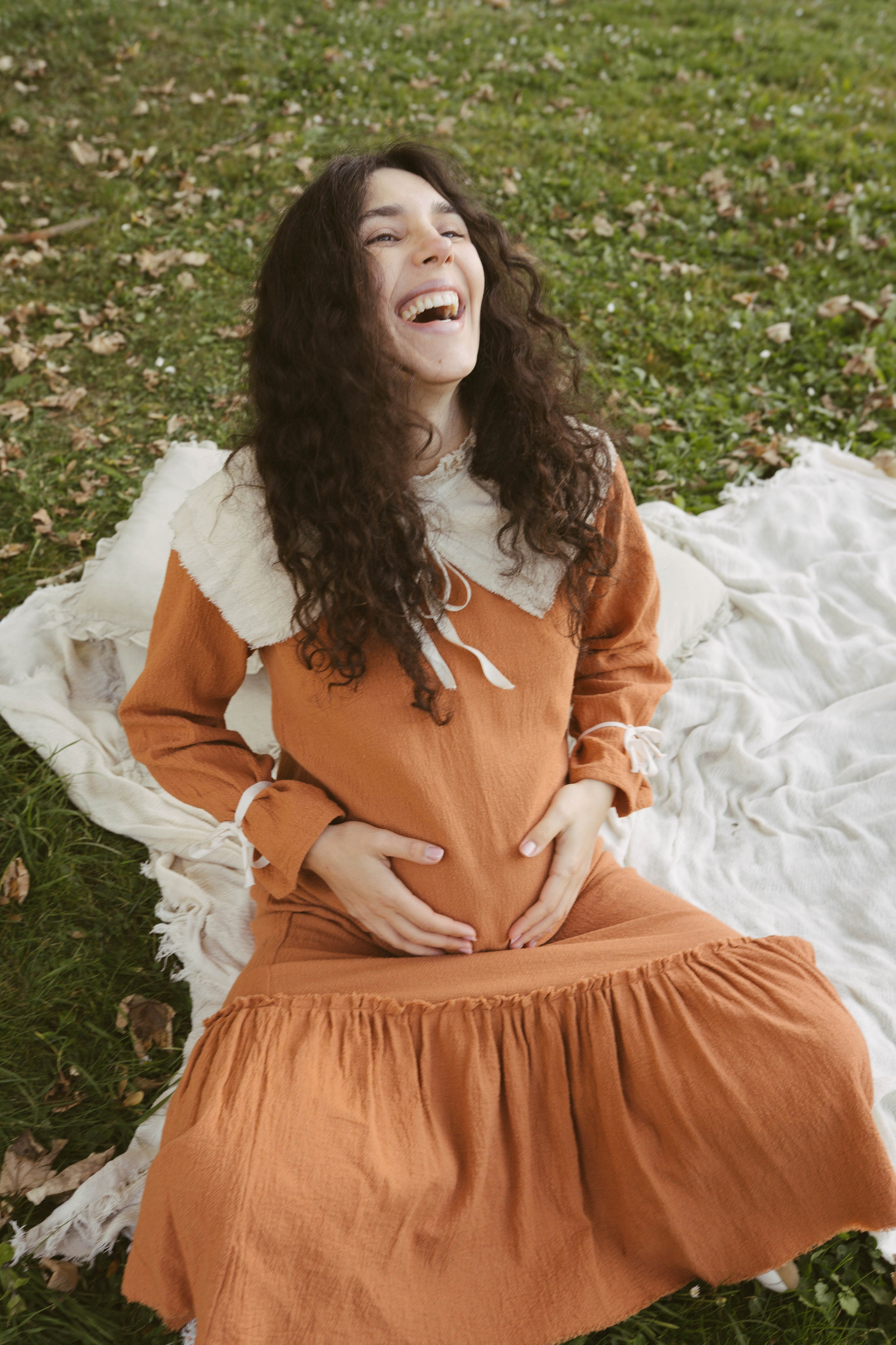 Poveste Toamna Colorata sesiune foto in natura toamna. Madalina Beda- Artist vizual, fotograf, doula la nastere, consultant babywearing Brasov si in toata tara