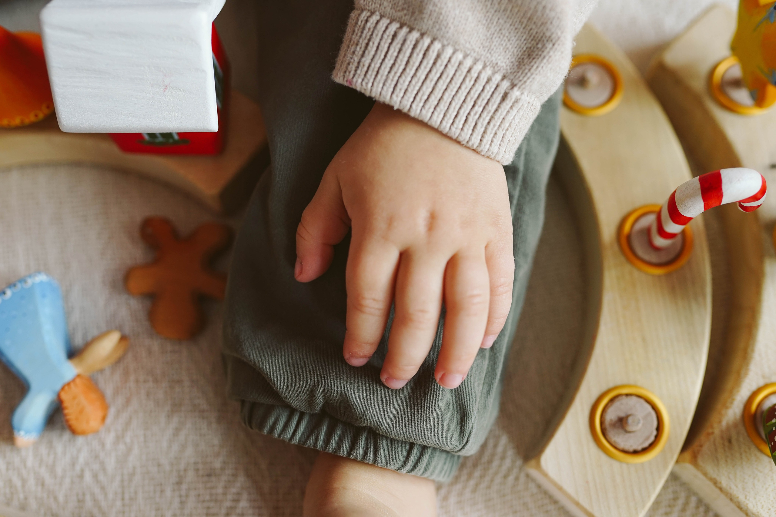 Poveste de Iarna Sesiune foto. Madalina Beda- Artist vizual, fotograf, doula la nastere, consultant babywearing Brasov si in toata tara