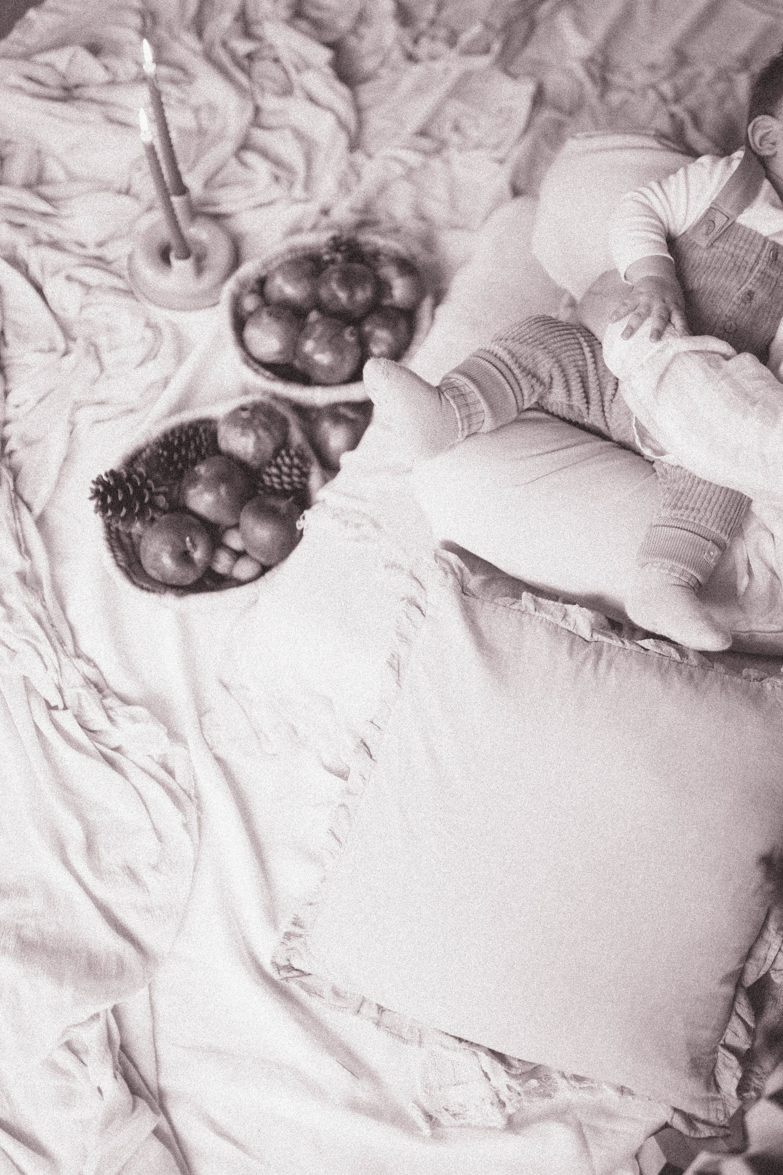 Poveste de Iarna Sesiune foto. Madalina Beda- Artist vizual, fotograf, doula la nastere, consultant babywearing Brasov si in toata tara