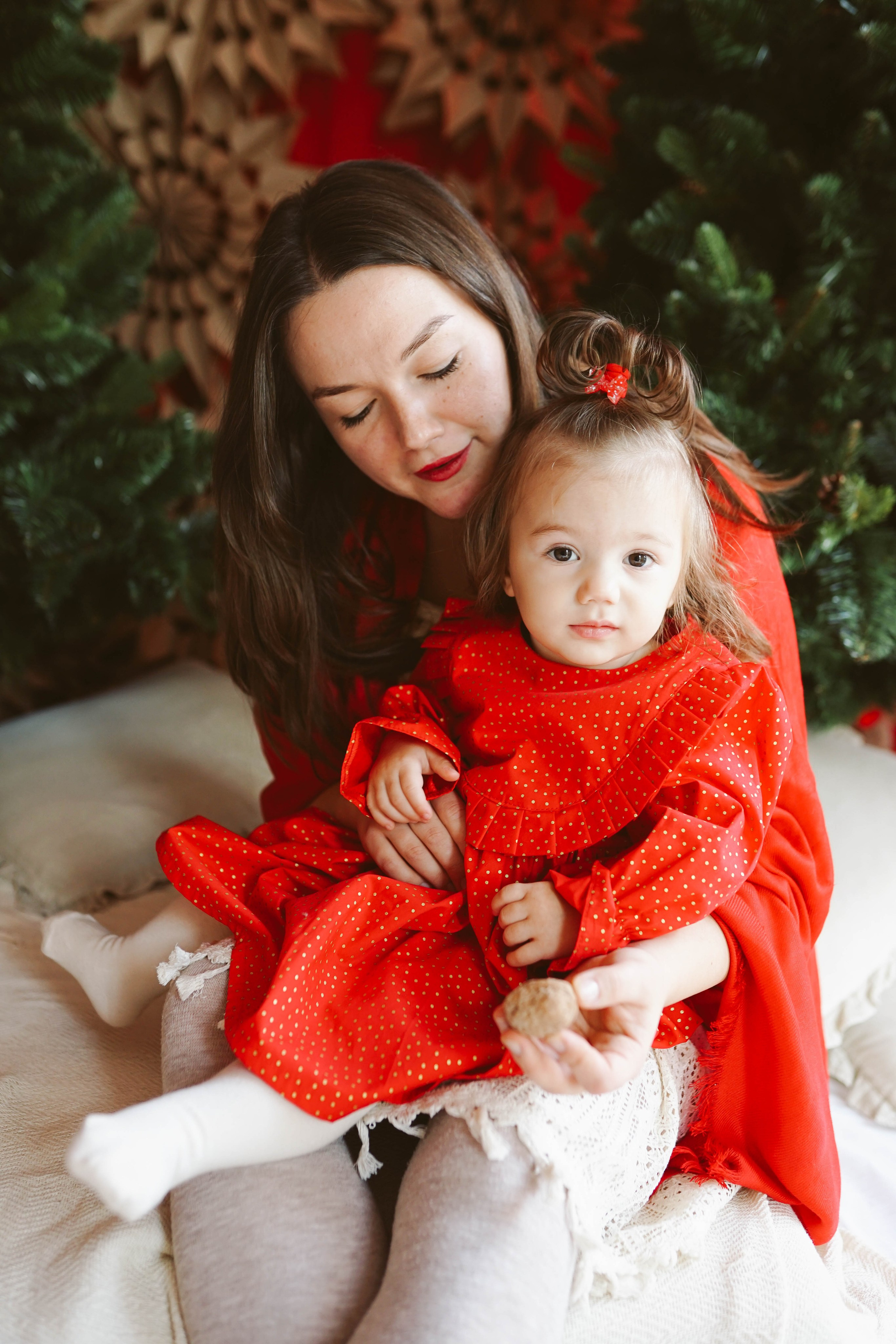 Poveste de Iarna Sesiune foto. Madalina Beda- Artist vizual, fotograf, doula la nastere, consultant babywearing Brasov si in toata tara