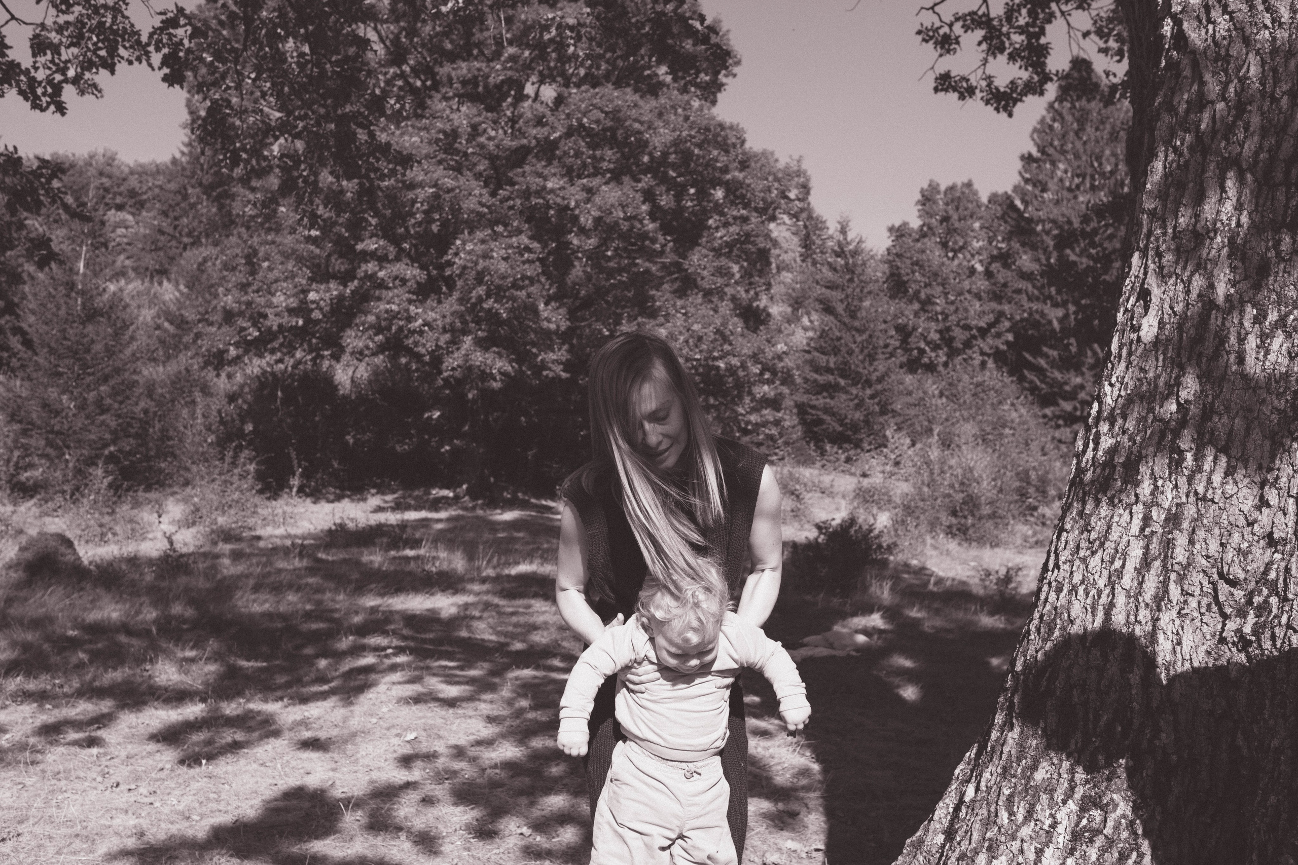 Poveste Toamna Colorata sesiune foto in natura toamna. Madalina Beda- Artist vizual, fotograf, doula la nastere, consultant babywearing Brasov si in toata tara