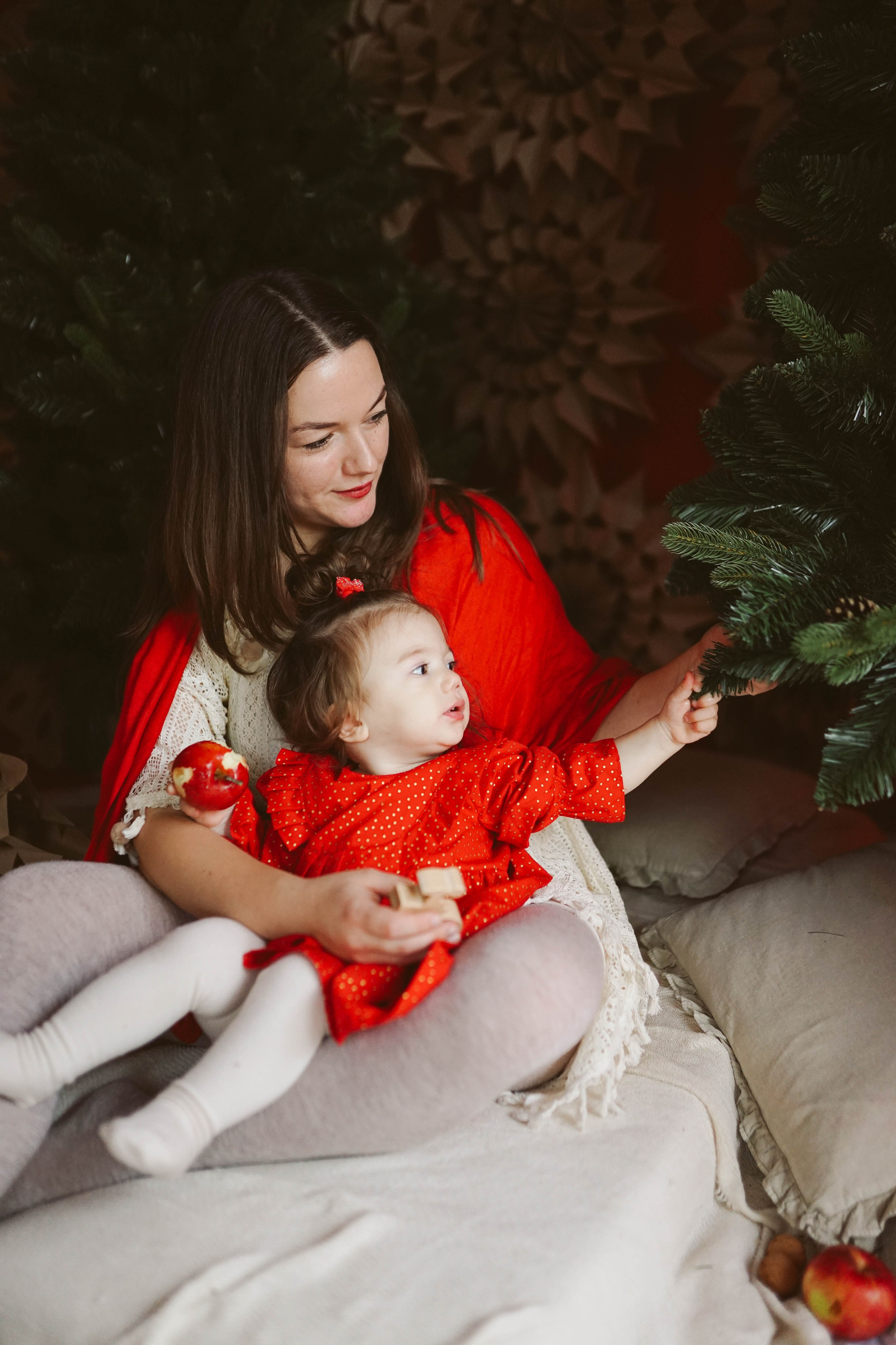 Poveste de Iarna Sesiune foto. Madalina Beda- Artist vizual, fotograf, doula la nastere, consultant babywearing Brasov si in toata tara