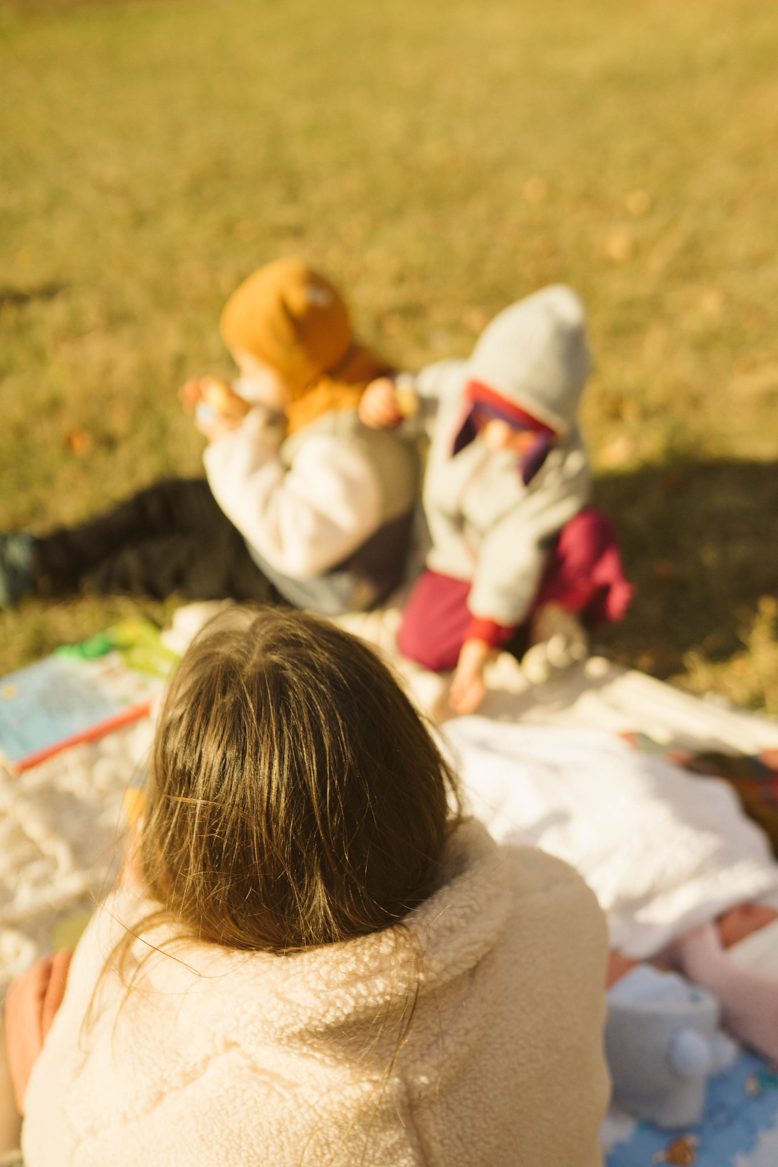 Poveste Toamna Colorata sesiune foto in natura toamna. Madalina Beda- Artist vizual, fotograf, doula la nastere, consultant babywearing Brasov si in toata tara