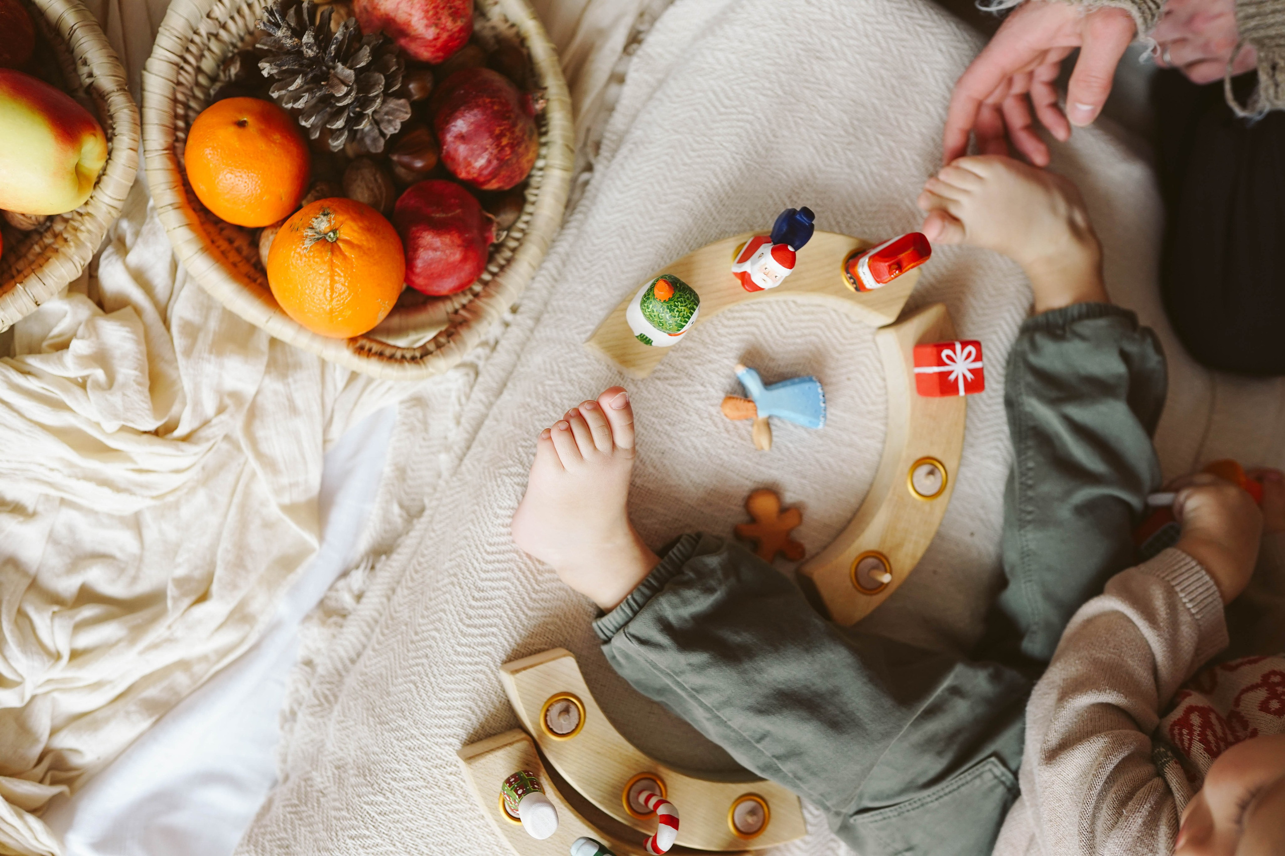 Poveste de Iarna Sesiune foto. Madalina Beda- Artist vizual, fotograf, doula la nastere, consultant babywearing Brasov si in toata tara