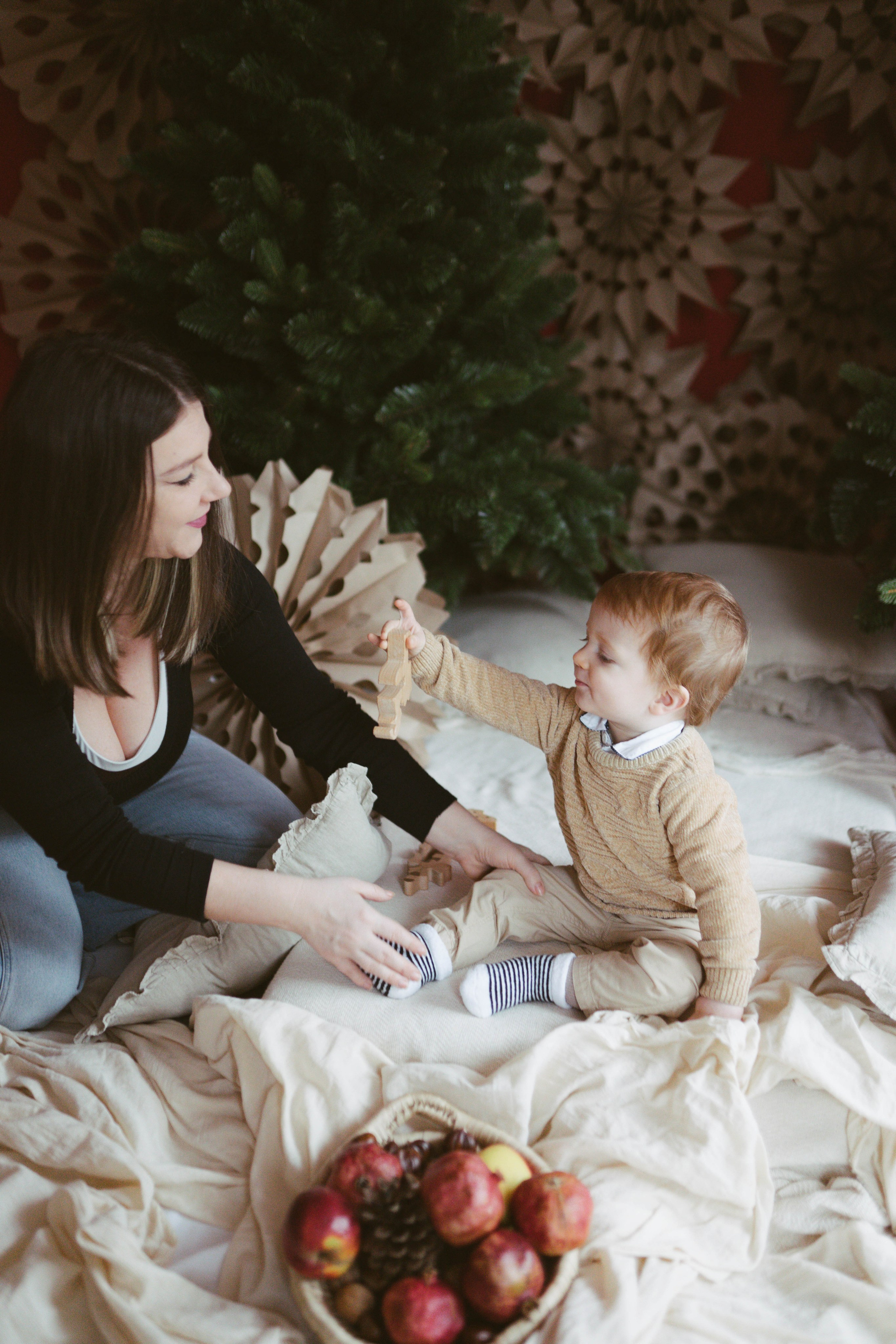 Poveste de Iarna Sesiune foto. Madalina Beda- Artist vizual, fotograf, doula la nastere, consultant babywearing Brasov si in toata tara