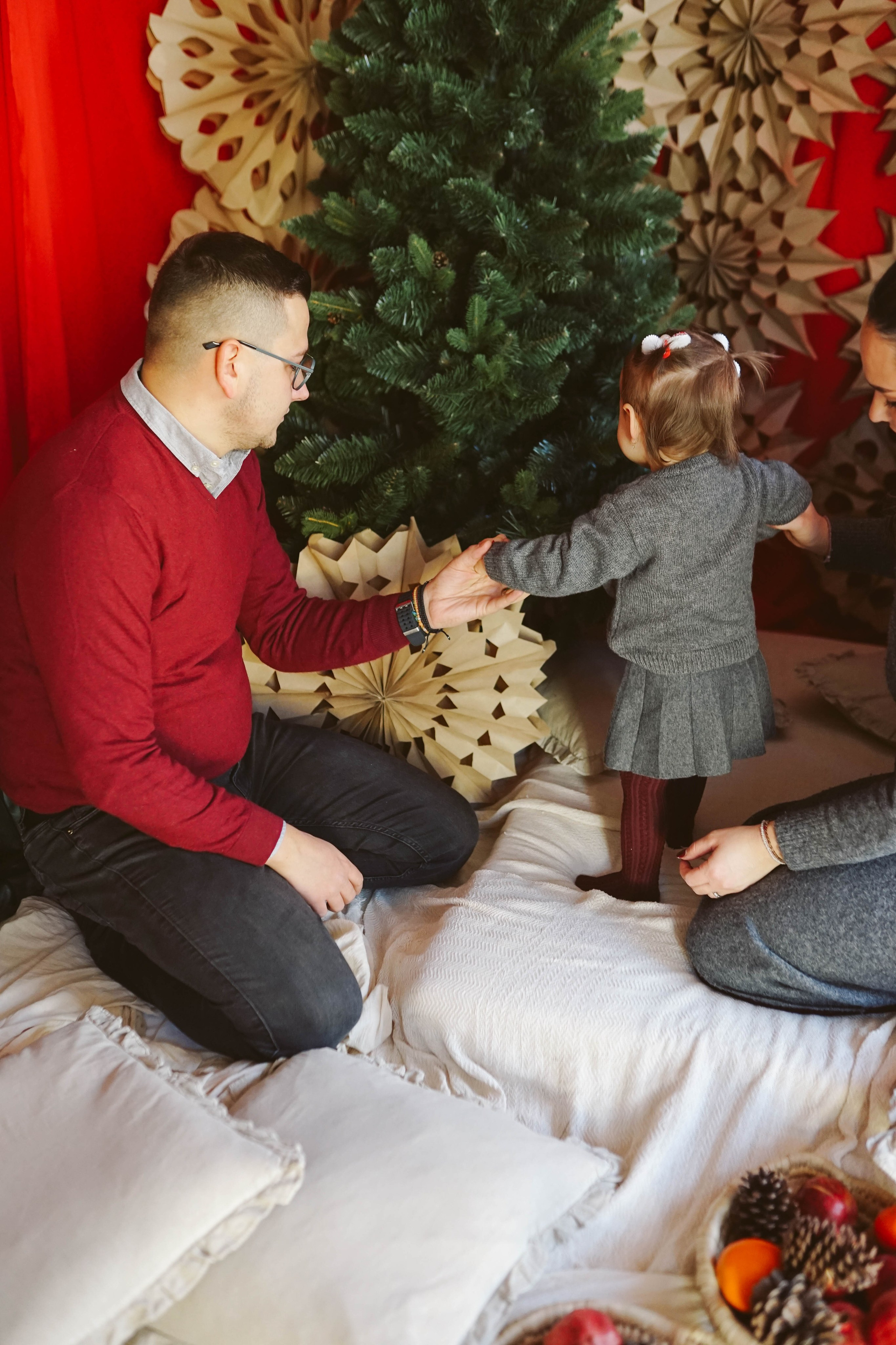 Poveste de Iarna Sesiune foto. Madalina Beda- Artist vizual, fotograf, doula la nastere, consultant babywearing Brasov si in toata tara