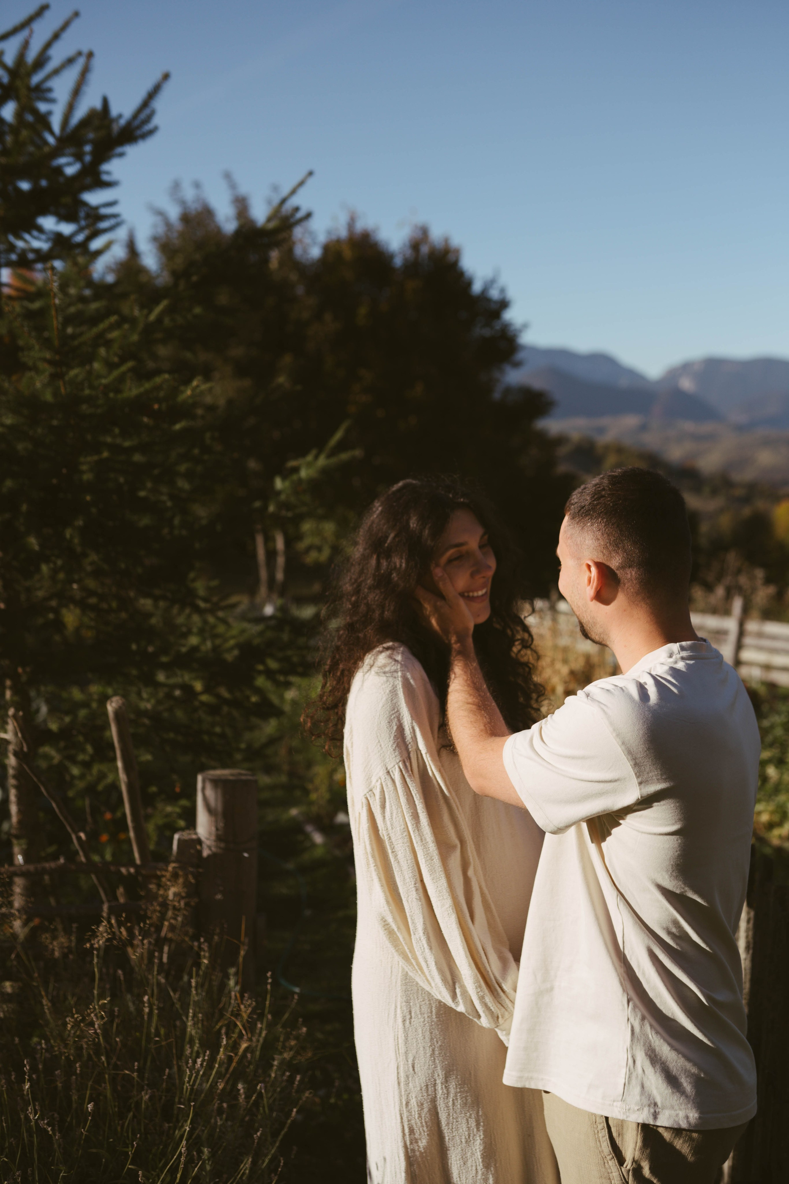 Poveste Toamna Colorata sesiune foto in natura toamna. Madalina Beda- Artist vizual, fotograf, doula la nastere, consultant babywearing Brasov si in toata tara