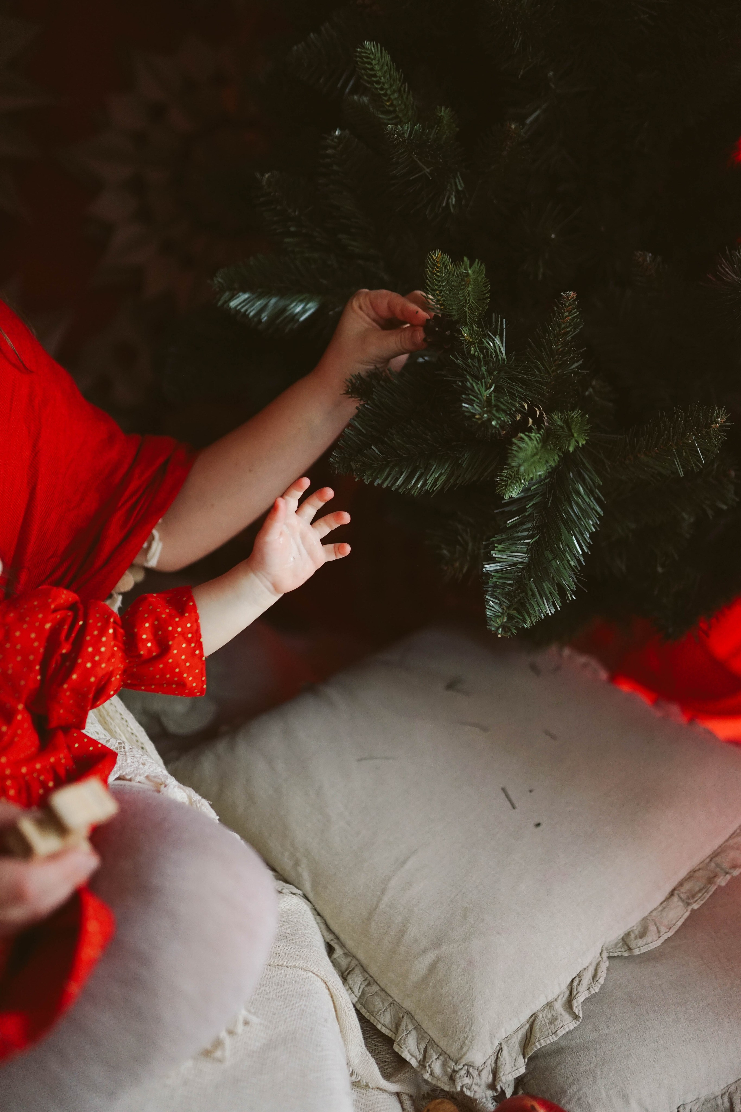 Poveste de Iarna Sesiune foto. Madalina Beda- Artist vizual, fotograf, doula la nastere, consultant babywearing Brasov si in toata tara