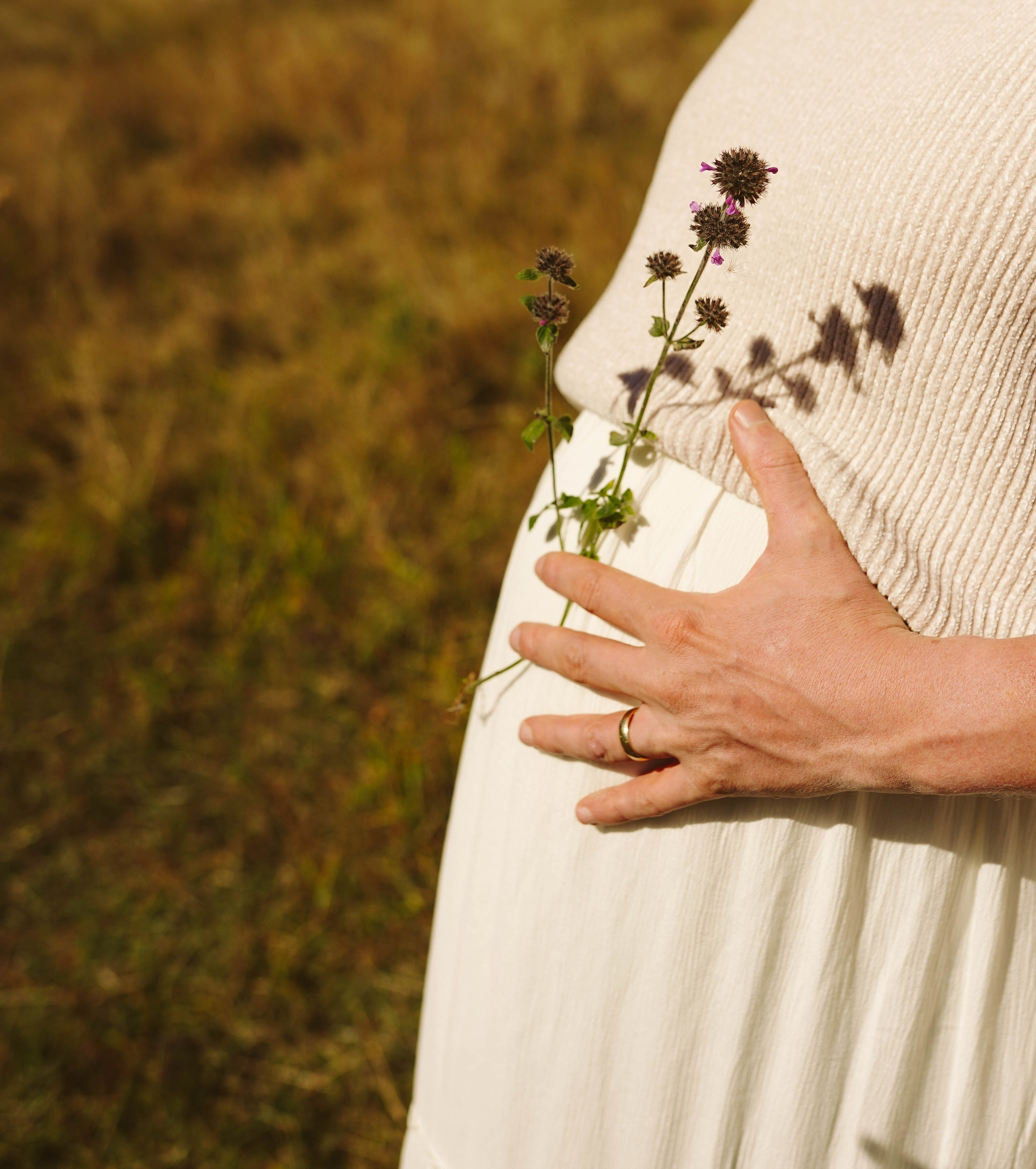 Poveste Toamna Colorata sesiune foto in natura toamna. Madalina Beda- Artist vizual, fotograf, doula la nastere, consultant babywearing Brasov si in toata tara