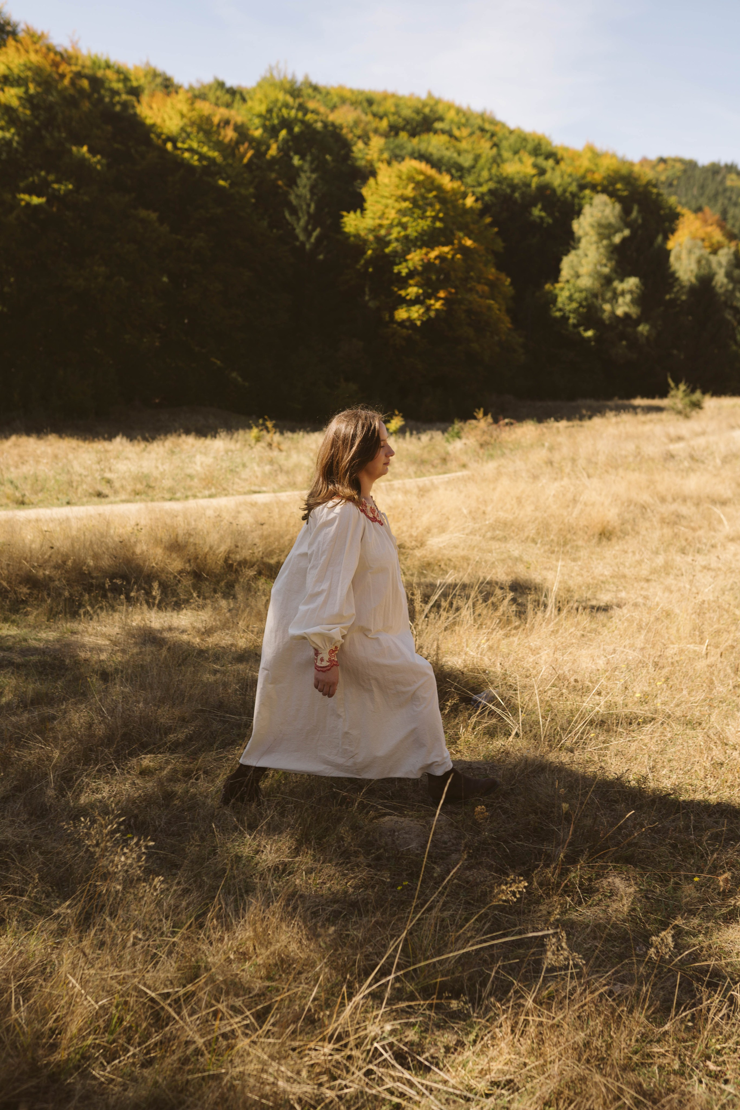 Poveste Toamna Colorata sesiune foto in natura toamna. Madalina Beda- Artist vizual, fotograf, doula la nastere, consultant babywearing Brasov si in toata tara