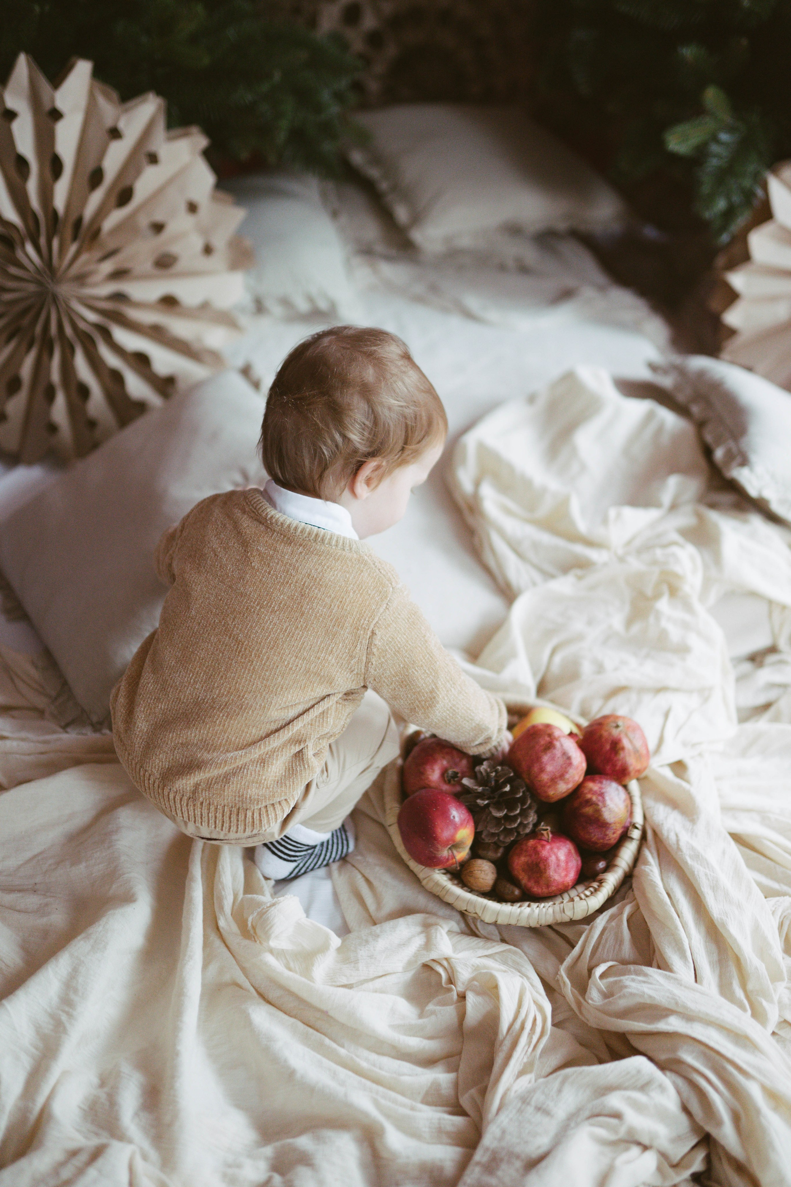 Poveste de Iarna Sesiune foto. Madalina Beda- Artist vizual, fotograf, doula la nastere, consultant babywearing Brasov si in toata tara
