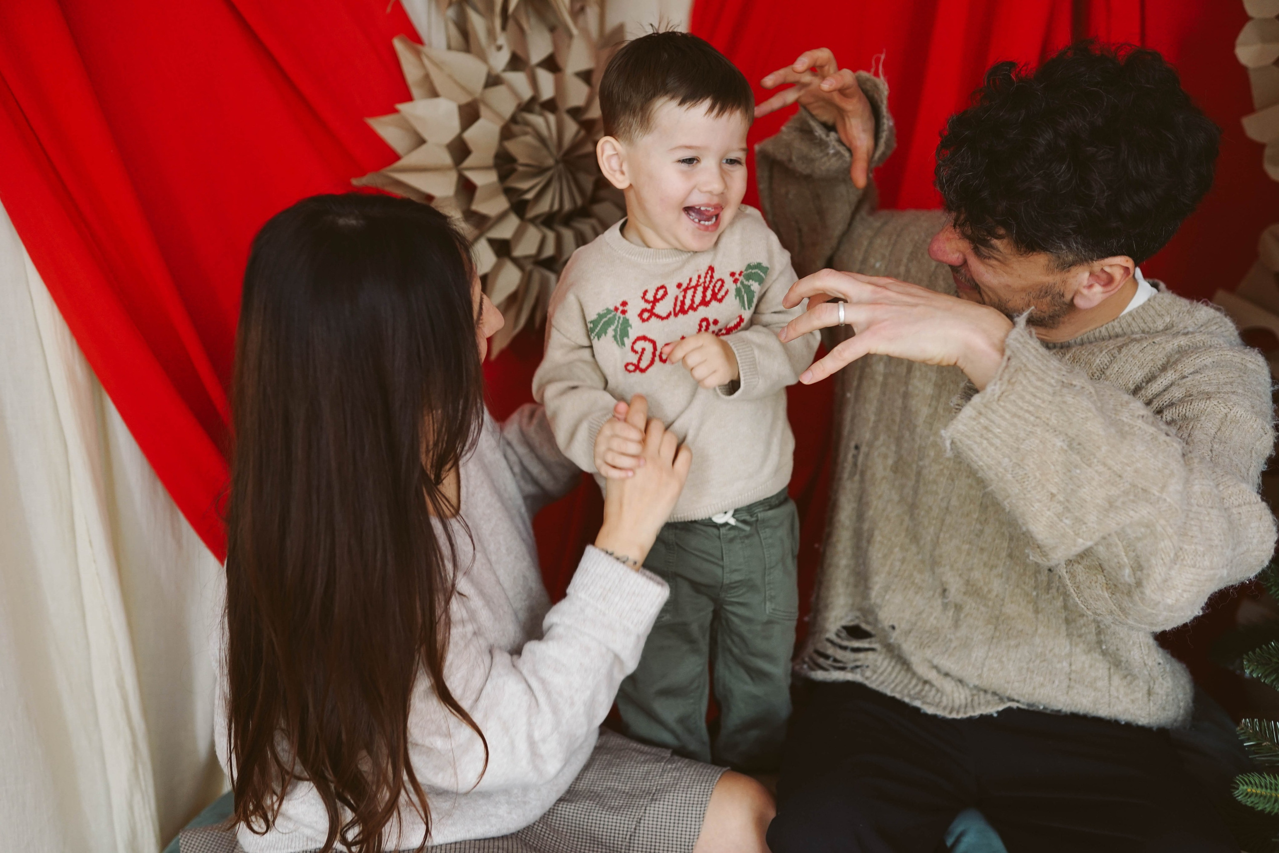 Poveste de Iarna Sesiune foto. Madalina Beda- Artist vizual, fotograf, doula la nastere, consultant babywearing Brasov si in toata tara