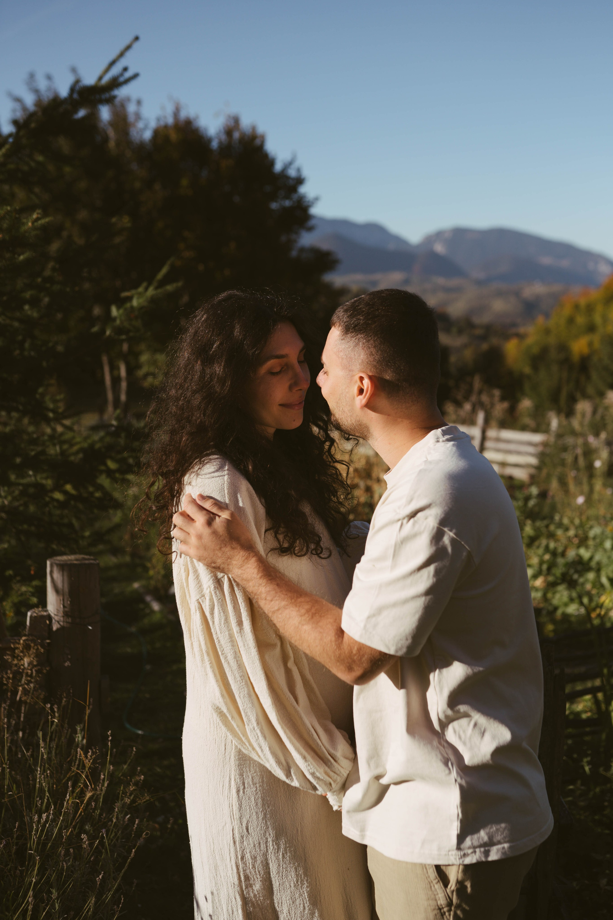 Poveste Toamna Colorata sesiune foto in natura toamna. Madalina Beda- Artist vizual, fotograf, doula la nastere, consultant babywearing Brasov si in toata tara