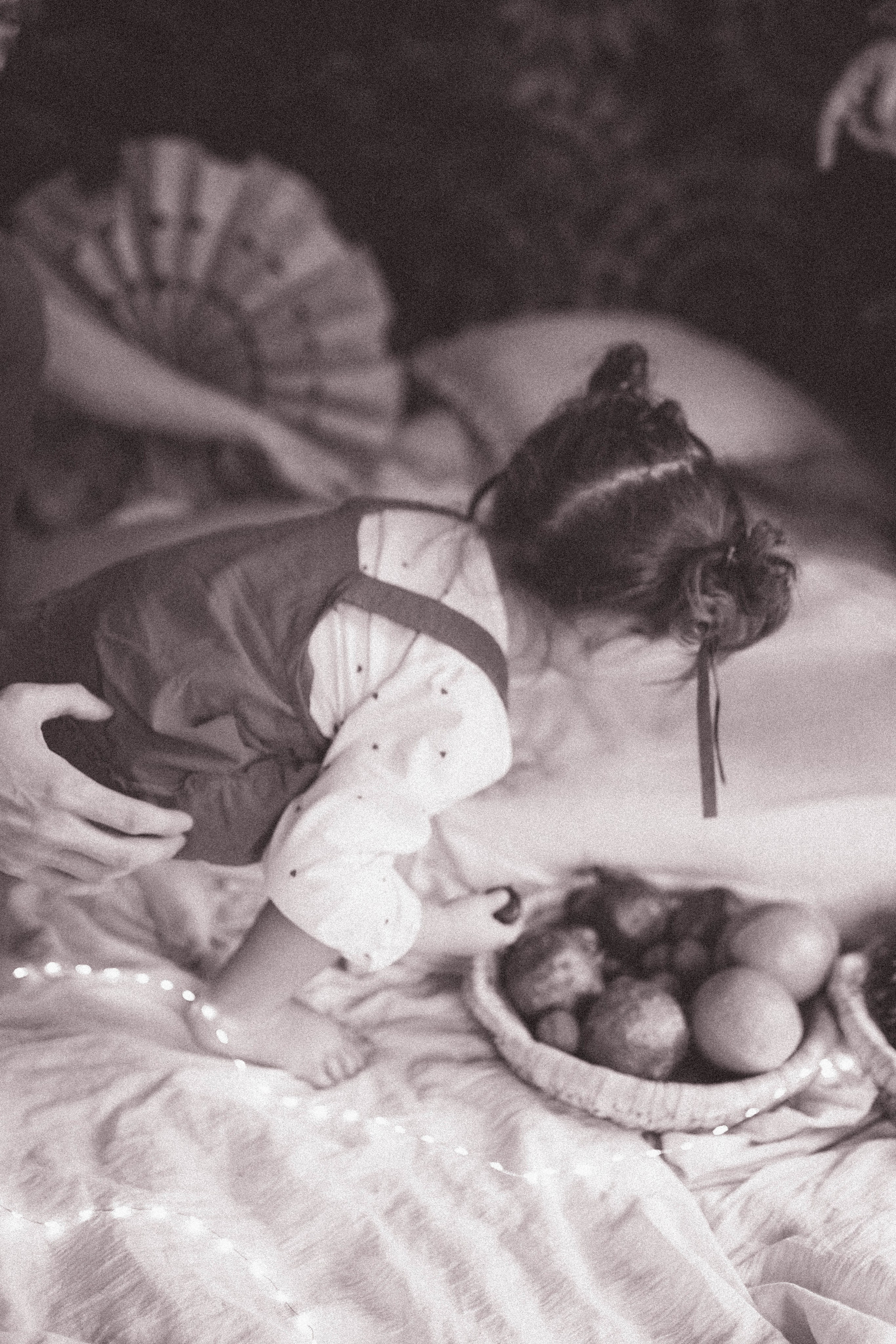 Poveste de Iarna Sesiune foto. Madalina Beda- Artist vizual, fotograf, doula la nastere, consultant babywearing Brasov si in toata tara