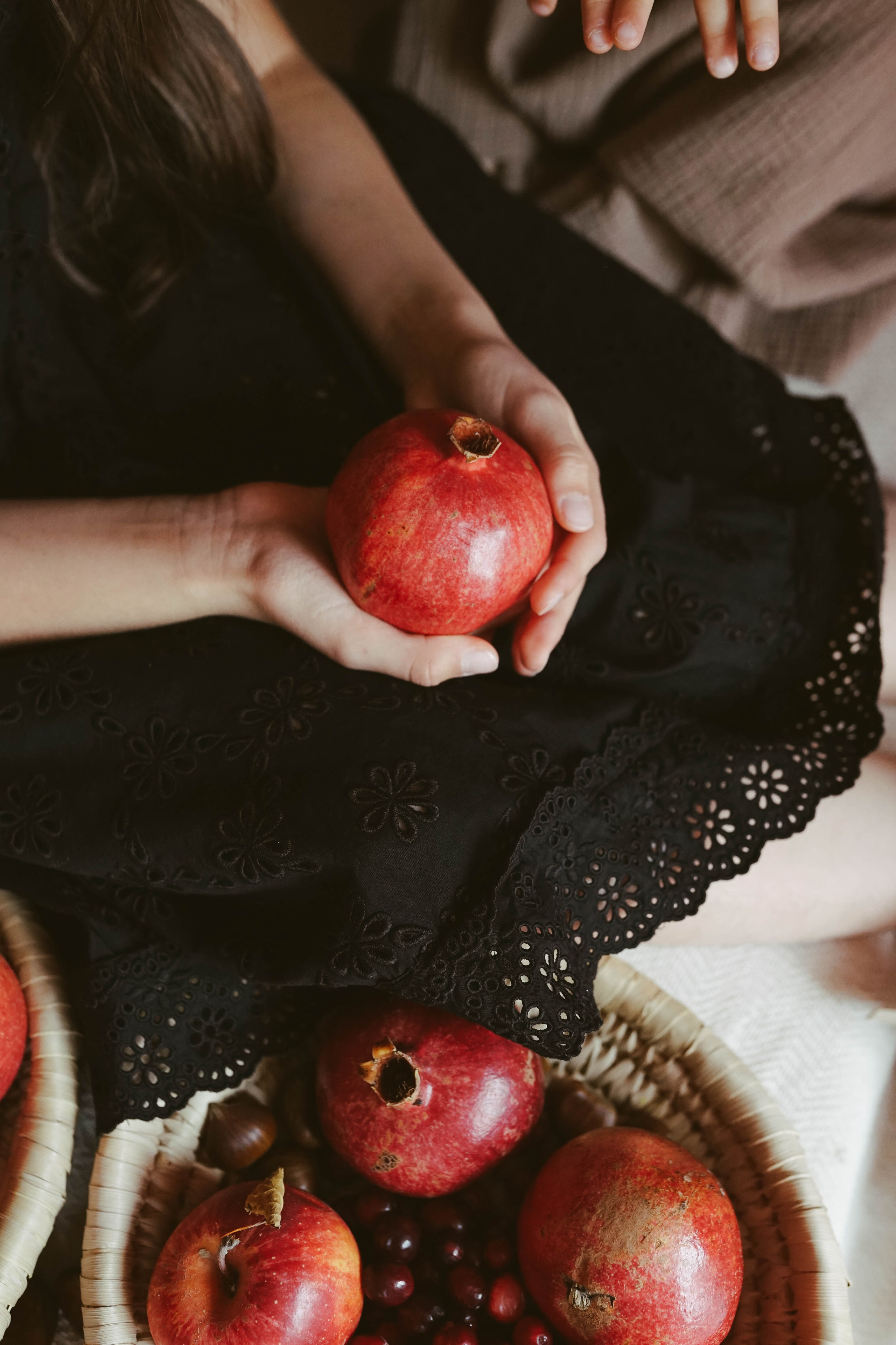Poveste de Iarna Sesiune foto. Madalina Beda- Artist vizual, fotograf, doula la nastere, consultant babywearing Brasov si in toata tara