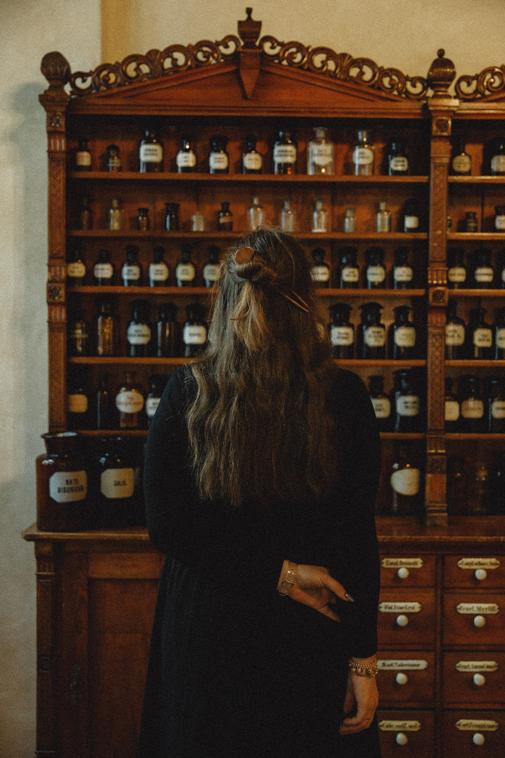 Museum of farmacy in Wroclaw. Kaja | fotograf we Wrocławiu | ludzie i psy