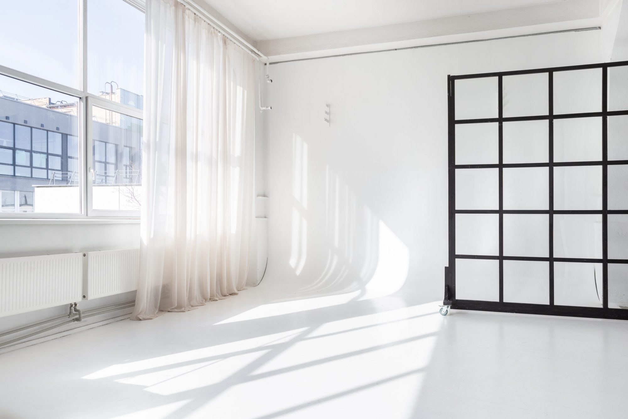 Nuomojamos Fotostudijos Vilniuje. Framed by Evelina | Vestuvių fotografė