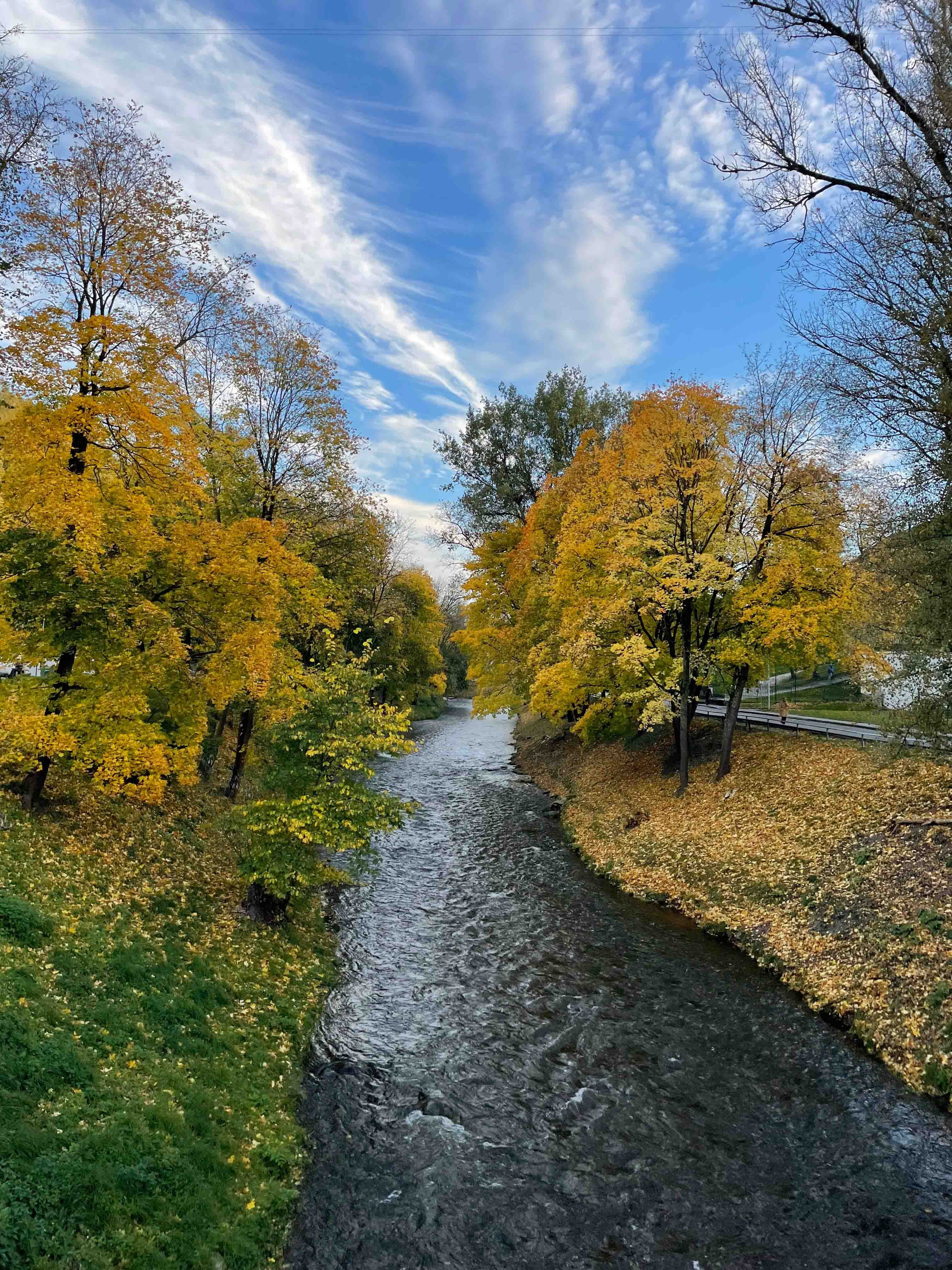 Best Autumn Photoshoot Locations in Vilnius: Top Spots to Capture the Fall Colors. Framed by Evelina | Destination Wedding Photographer from Lithuania | Europe