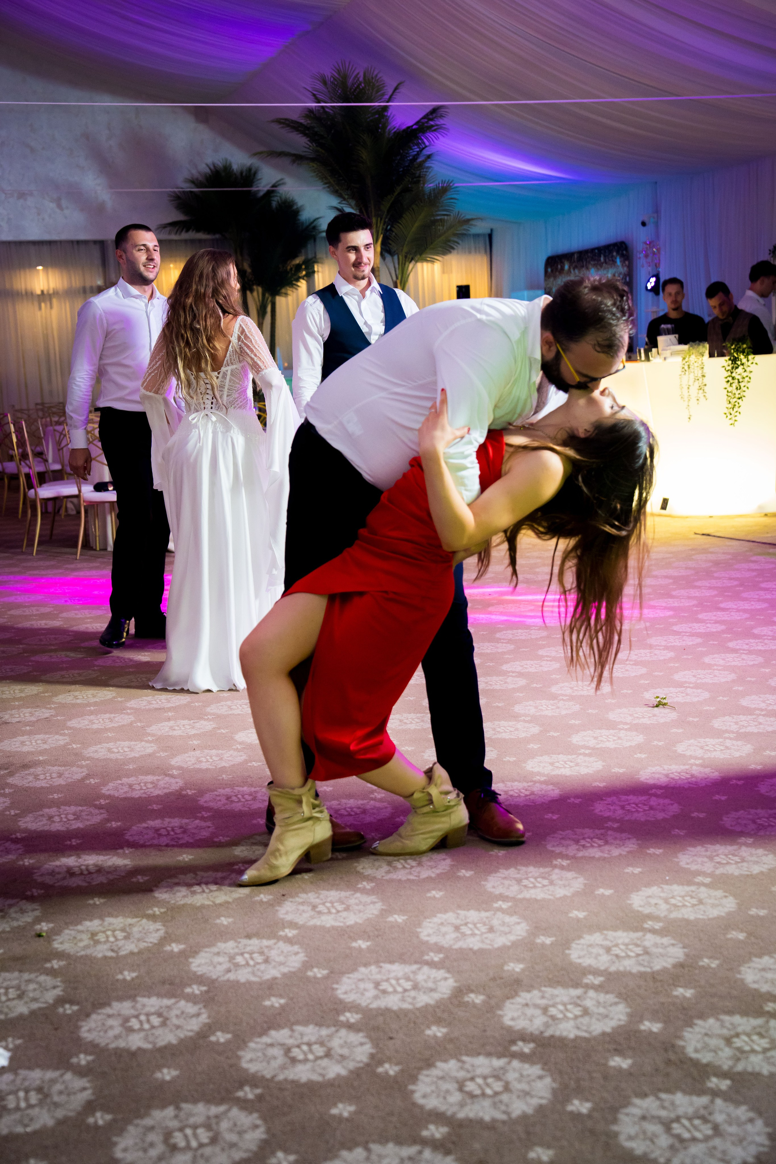 PARTY. Gabriel Florea — Fotograf nuntă București