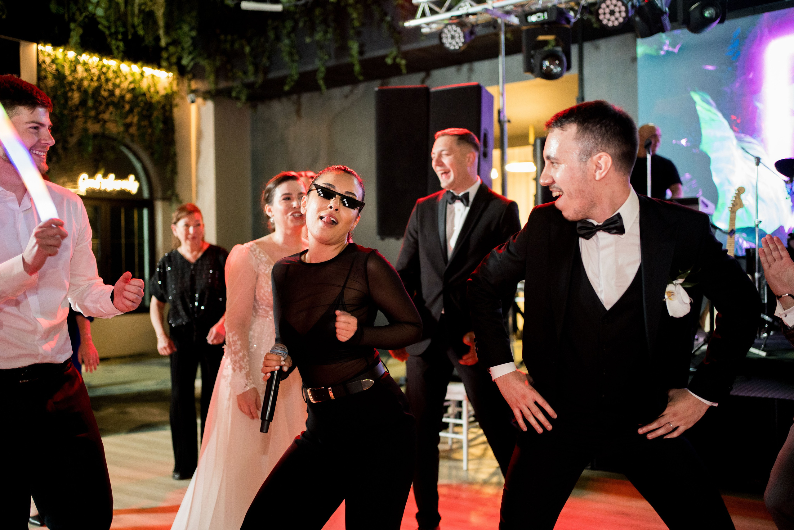 PARTY. Gabriel Florea — Fotograf nuntă București