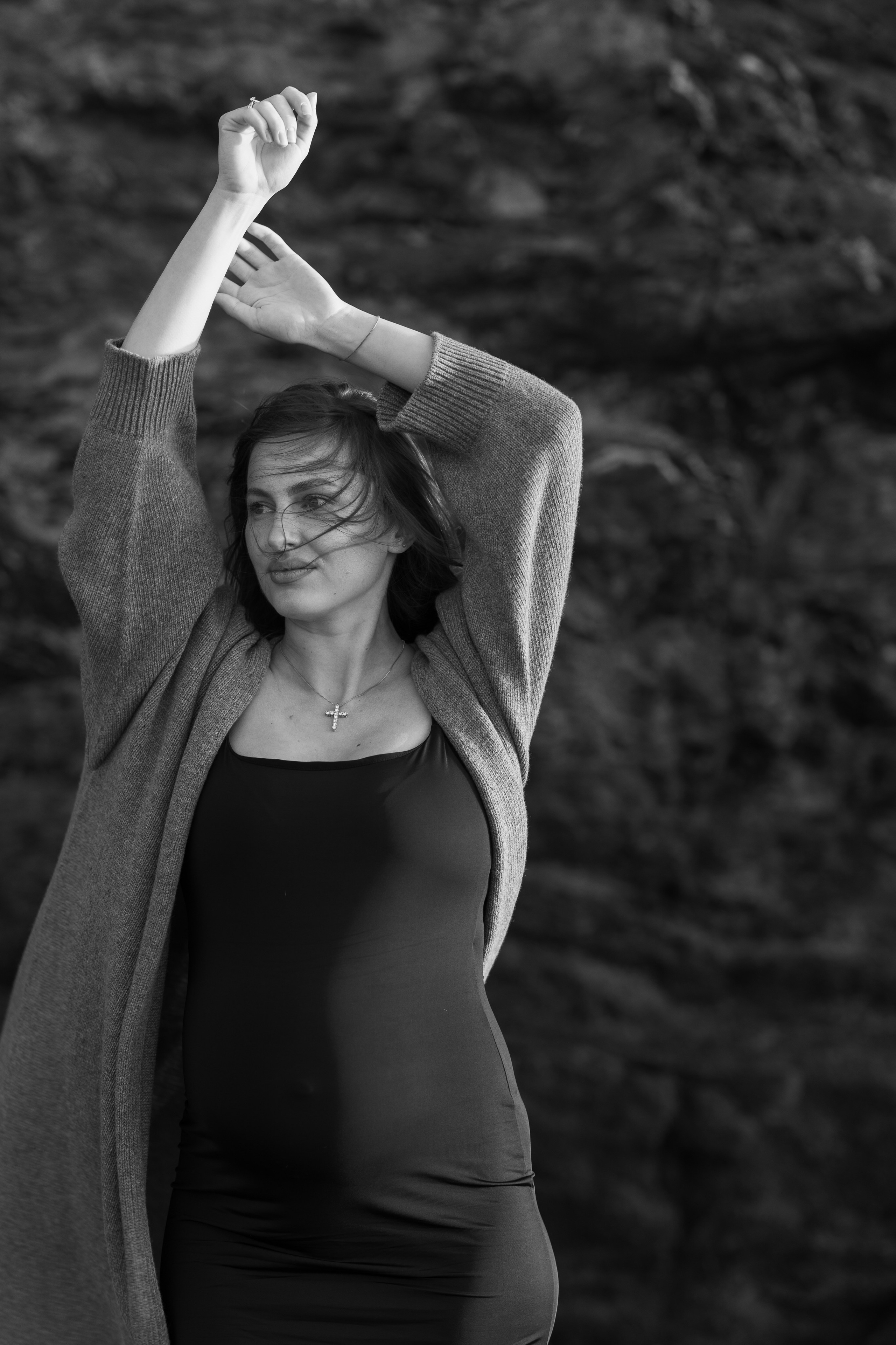 Sunset maternity photoshoot. Annah Louwagie — Lifestyle photographer for couples, families & brands | France & worldwide