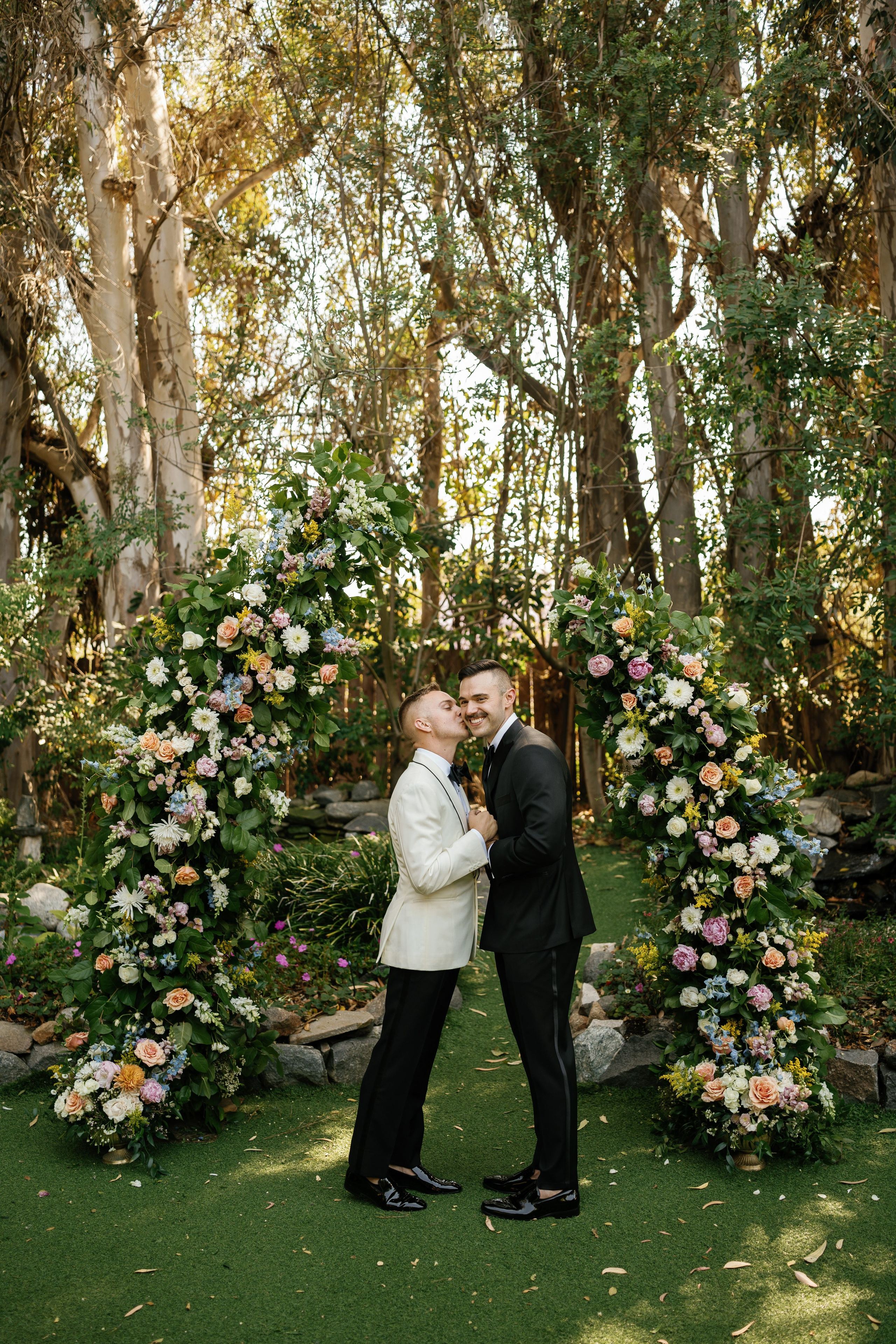 LGBT wedding photographer in California. Wedding Photography & Videography Team in California, Los Angeles, San Francisco, San Diego and Travel