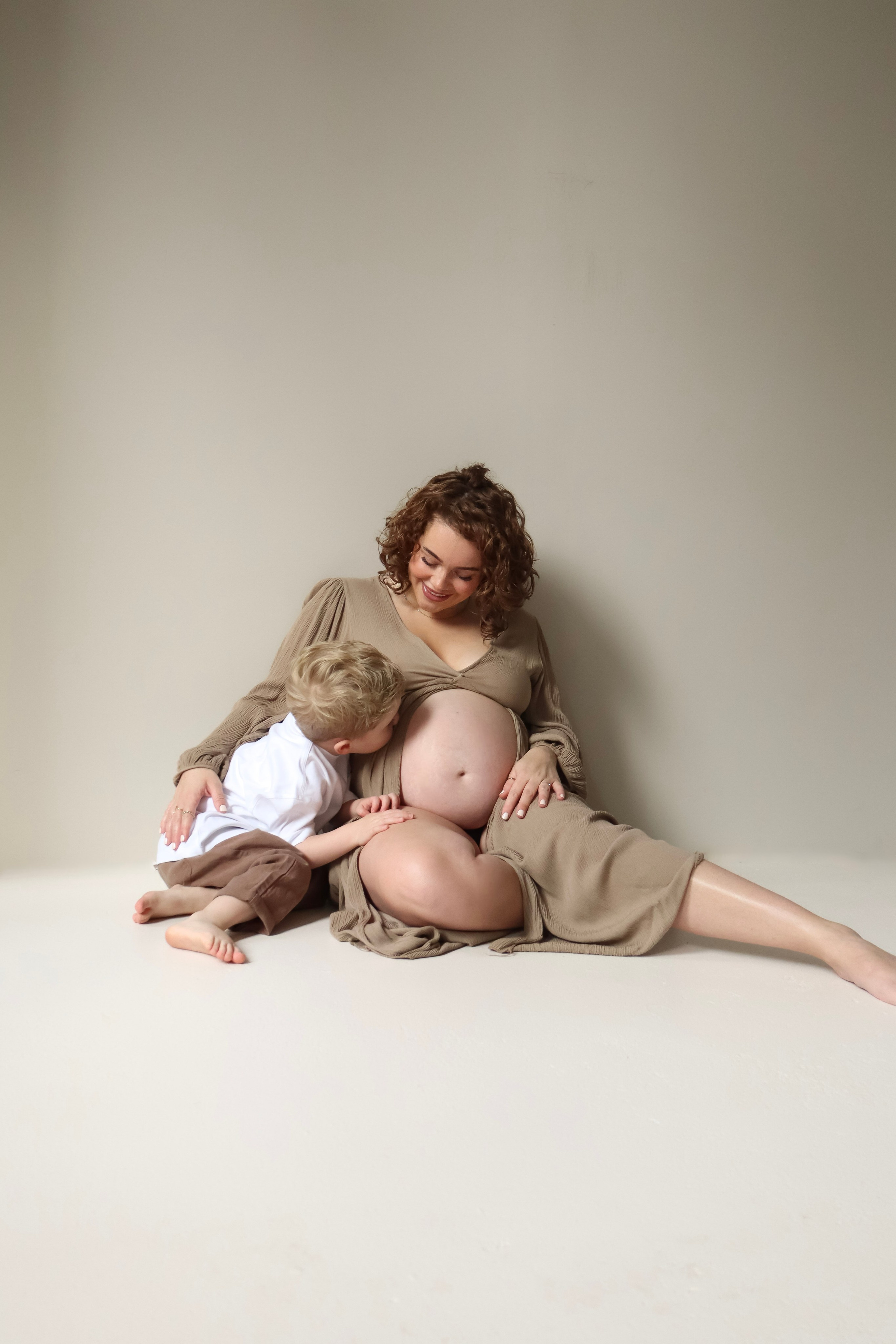 Zwangerschapshoot. Zwangerschapsfotografie, newborn, gezinnen, branding, liefde én geboortefotografie