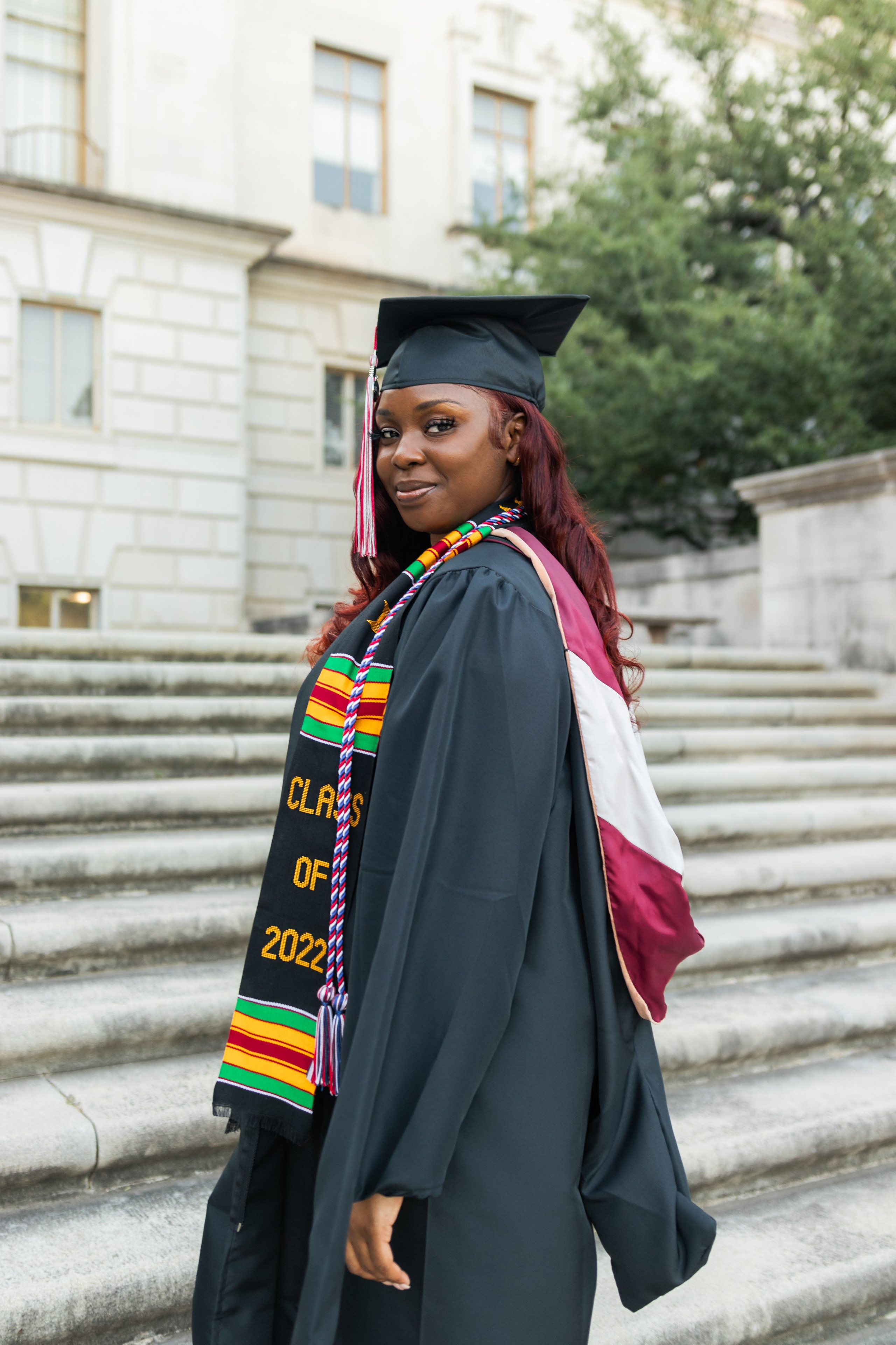 Tiondra’s campus senior photoshoot at UT Austin