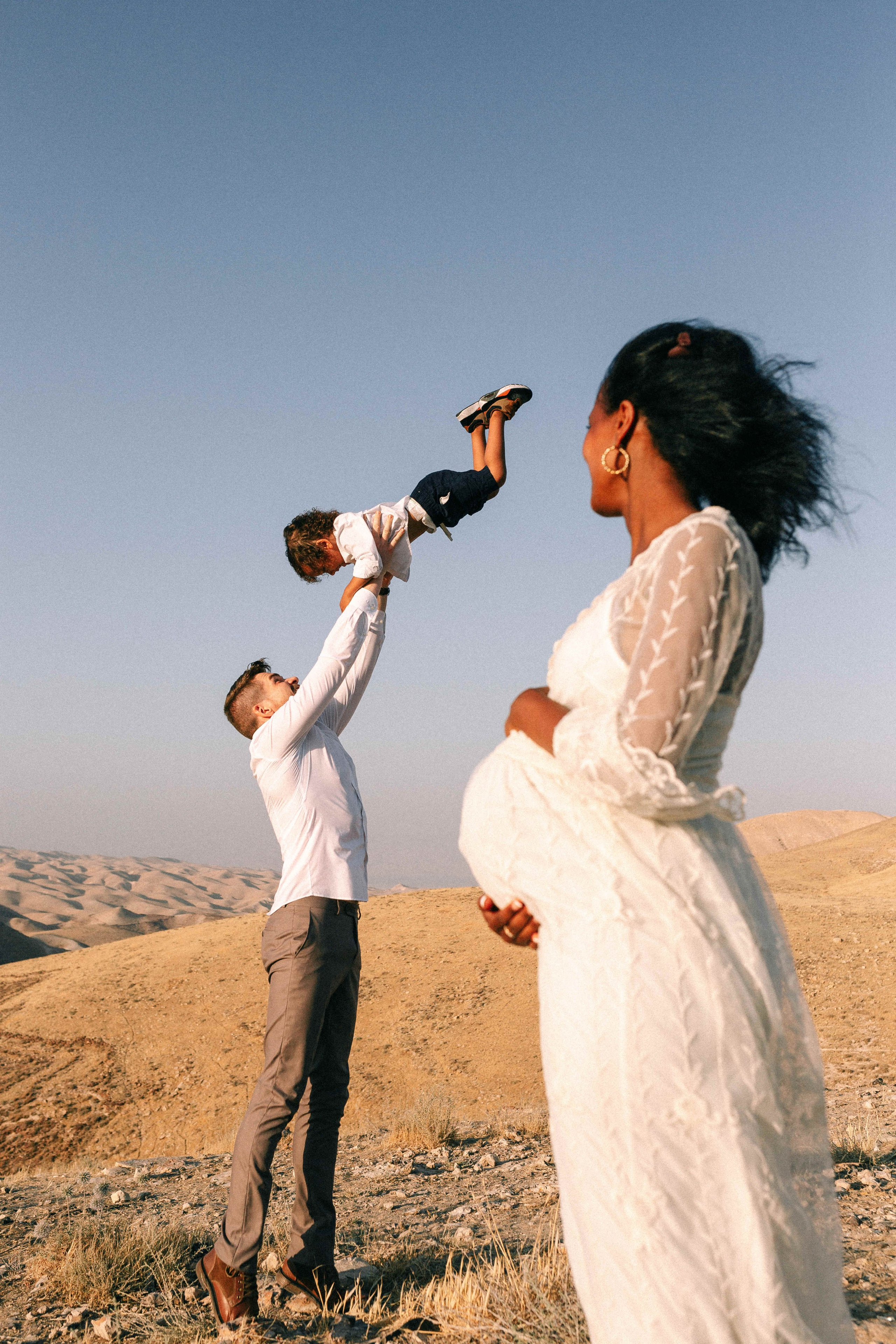 PHOTO SESSION IN THE DESERT NEAR MAALE ADUMIM. PHOTOGRAPHER IN ISRAEL