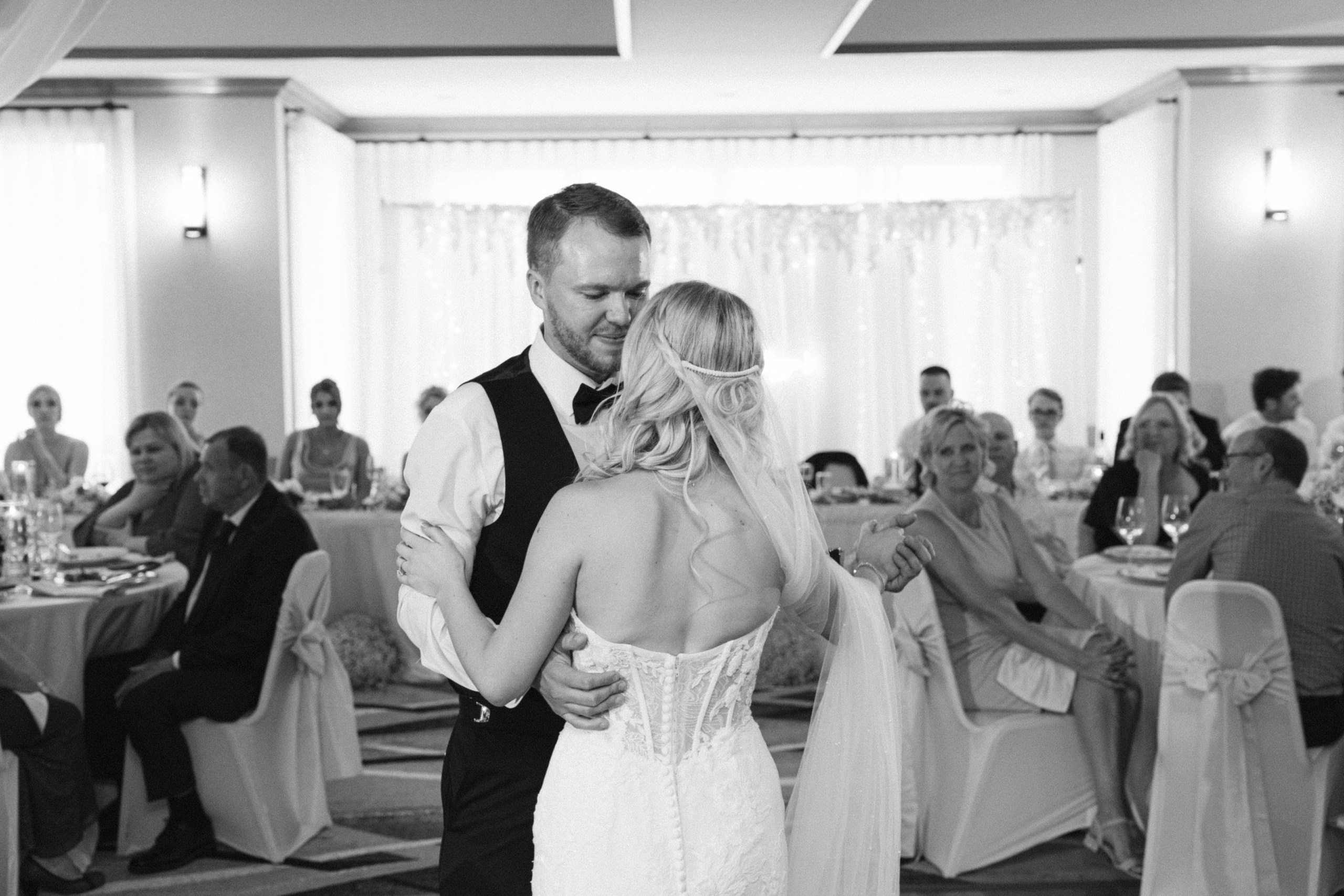 Viktoriya & Brody. Wedding Photographer in Winnipeg — Cinematic & Timeless by Vitiuk Photography