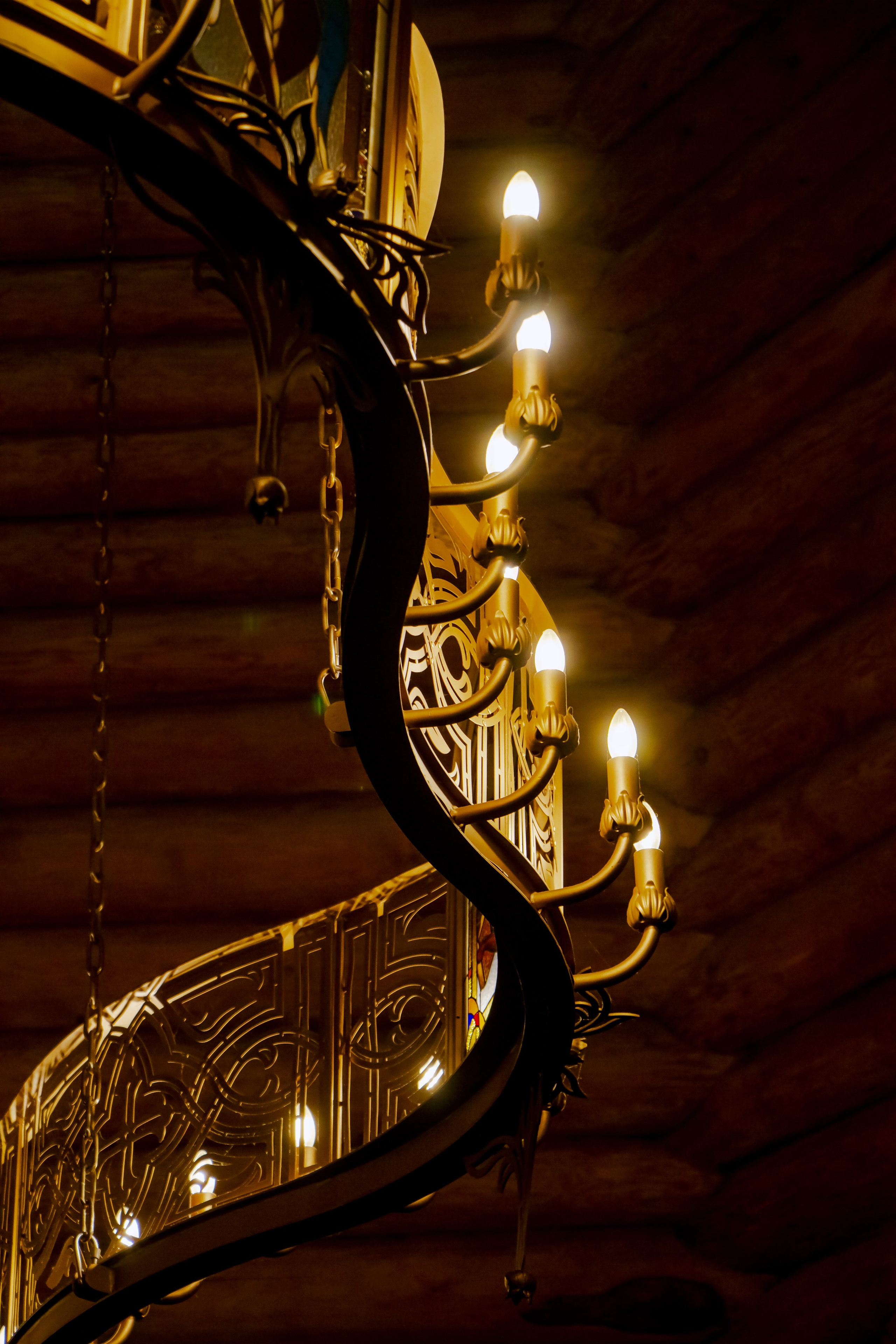 Хорос для храма Святой Троицы Прихода в честь Всех Святых в городе Минске Минской Епархии Белорусской Православной Церкви. 2022-2023. Сталь, худож. ковка, лазерная резка, сварка, витражи Анна Авгуль Магия витража.