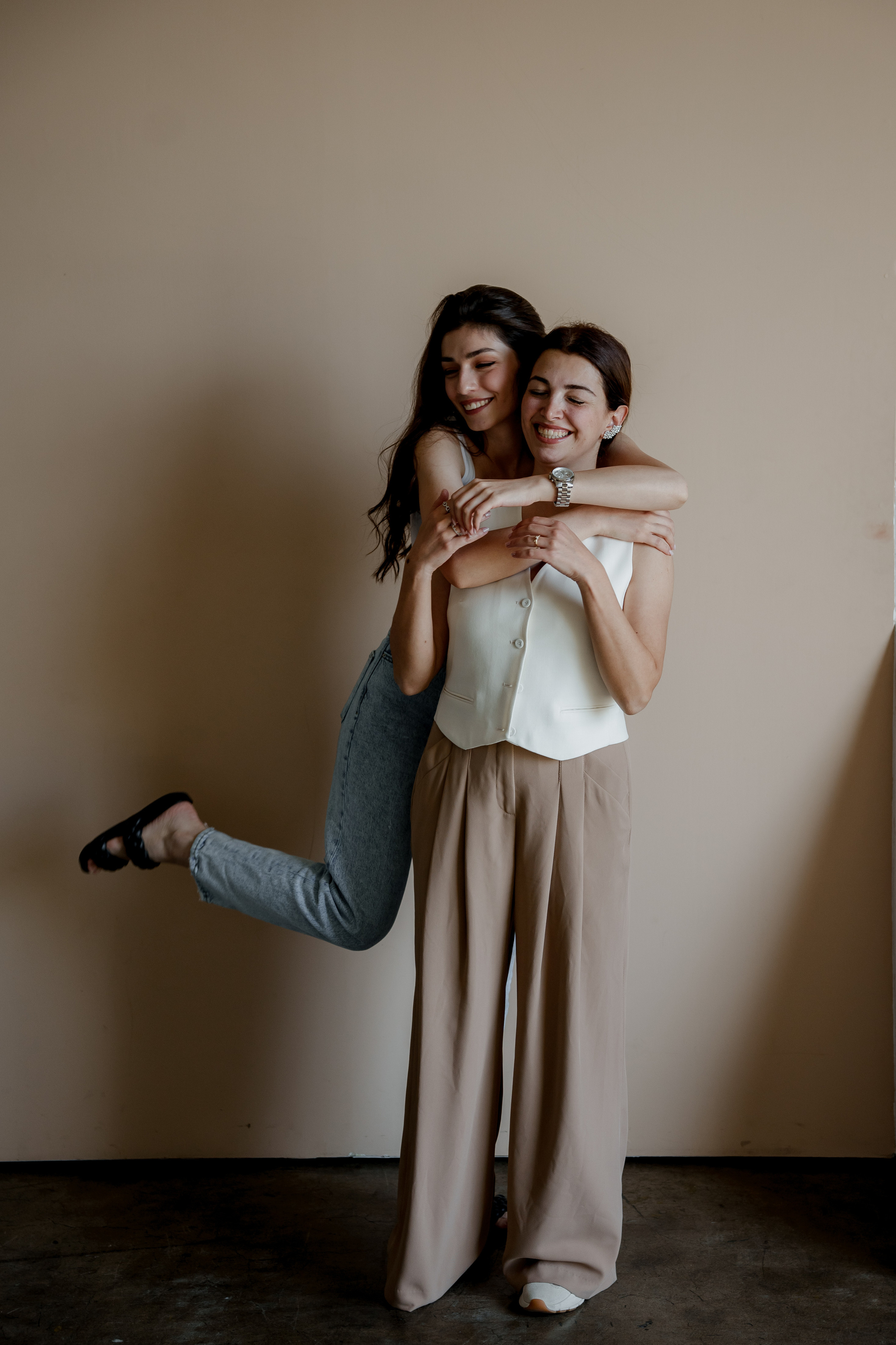 Sisters. Orange County Wedding Photographer & Videographer | Candid & Timeless Wedding Photo + Video | Italiantsev