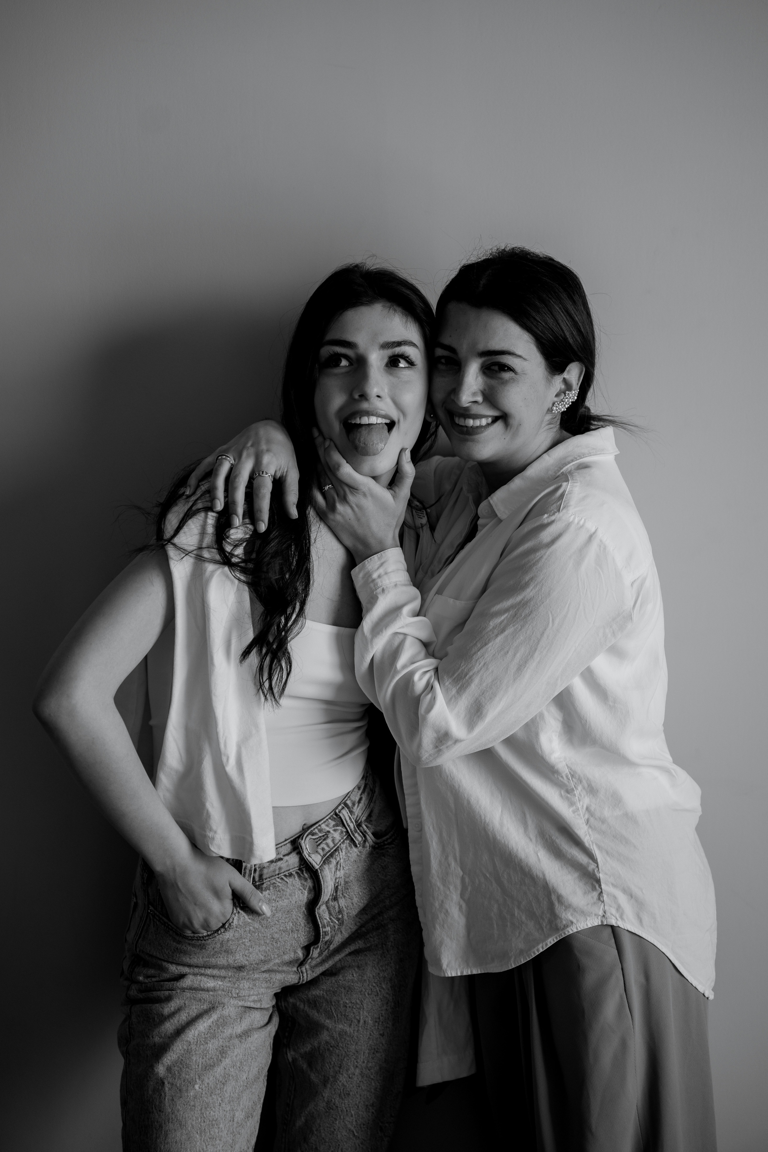 Sisters. Orange County Wedding Photographer & Videographer | Candid & Timeless Wedding Photo + Video | Italiantsev