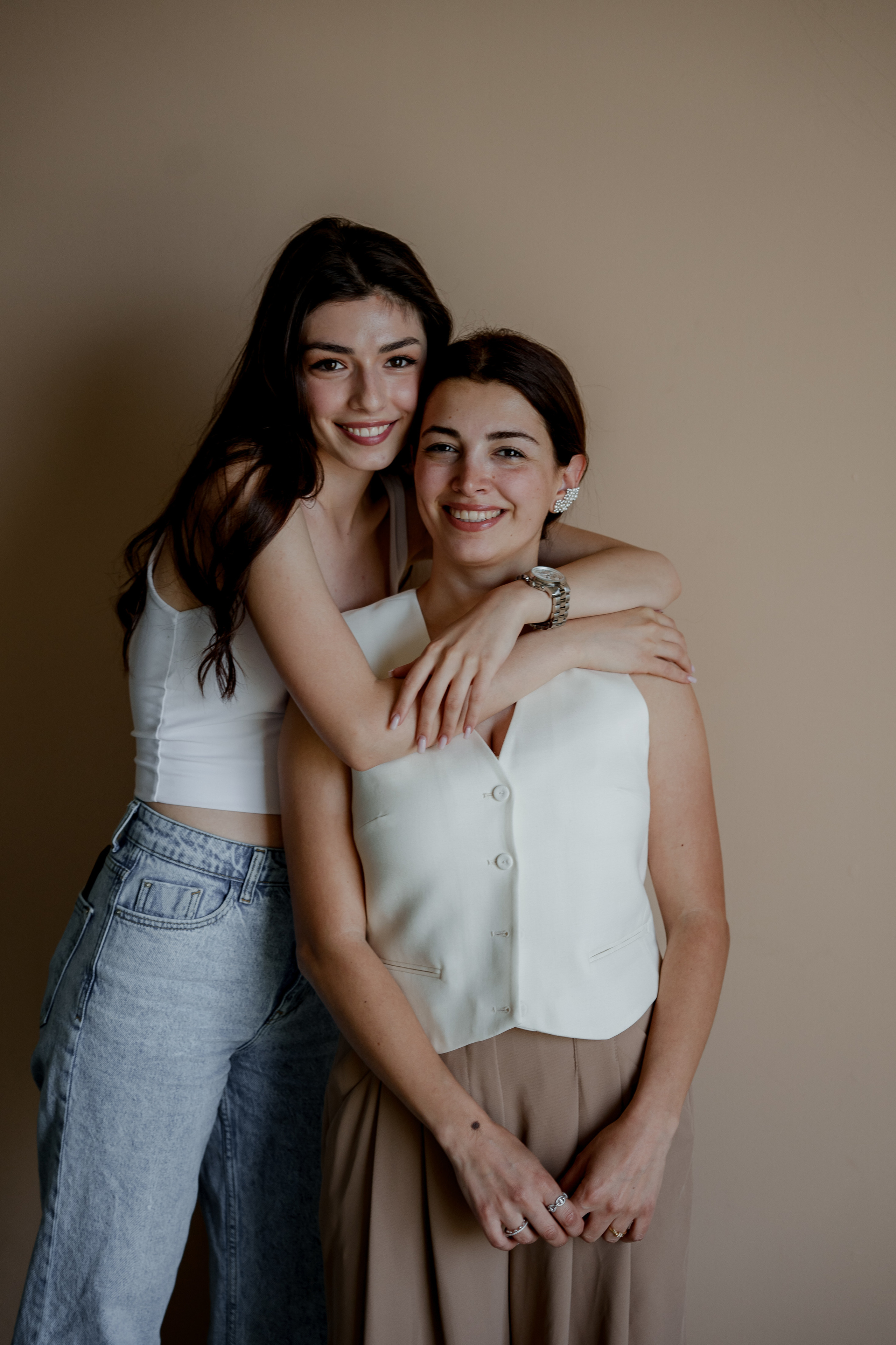 Sisters. Orange County Wedding Photographer & Videographer | Candid & Timeless Wedding Photo + Video | Italiantsev