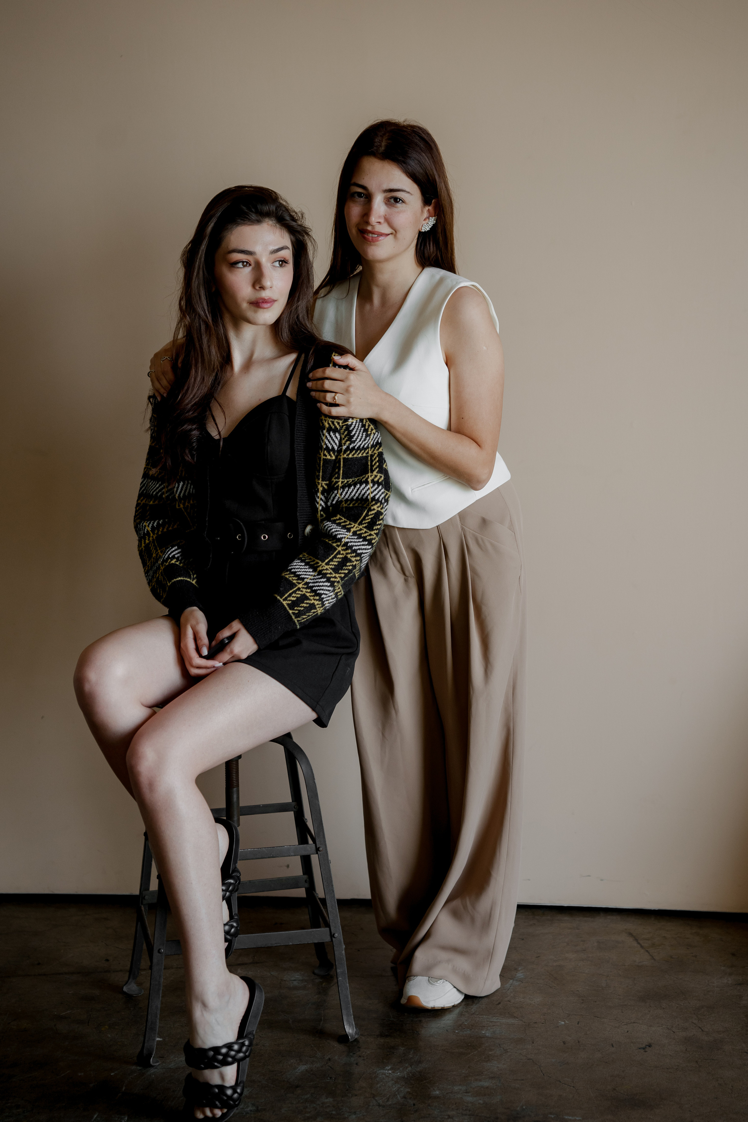 Sisters. Orange County Wedding Photographer & Videographer | Candid & Timeless Wedding Photo + Video | Italiantsev