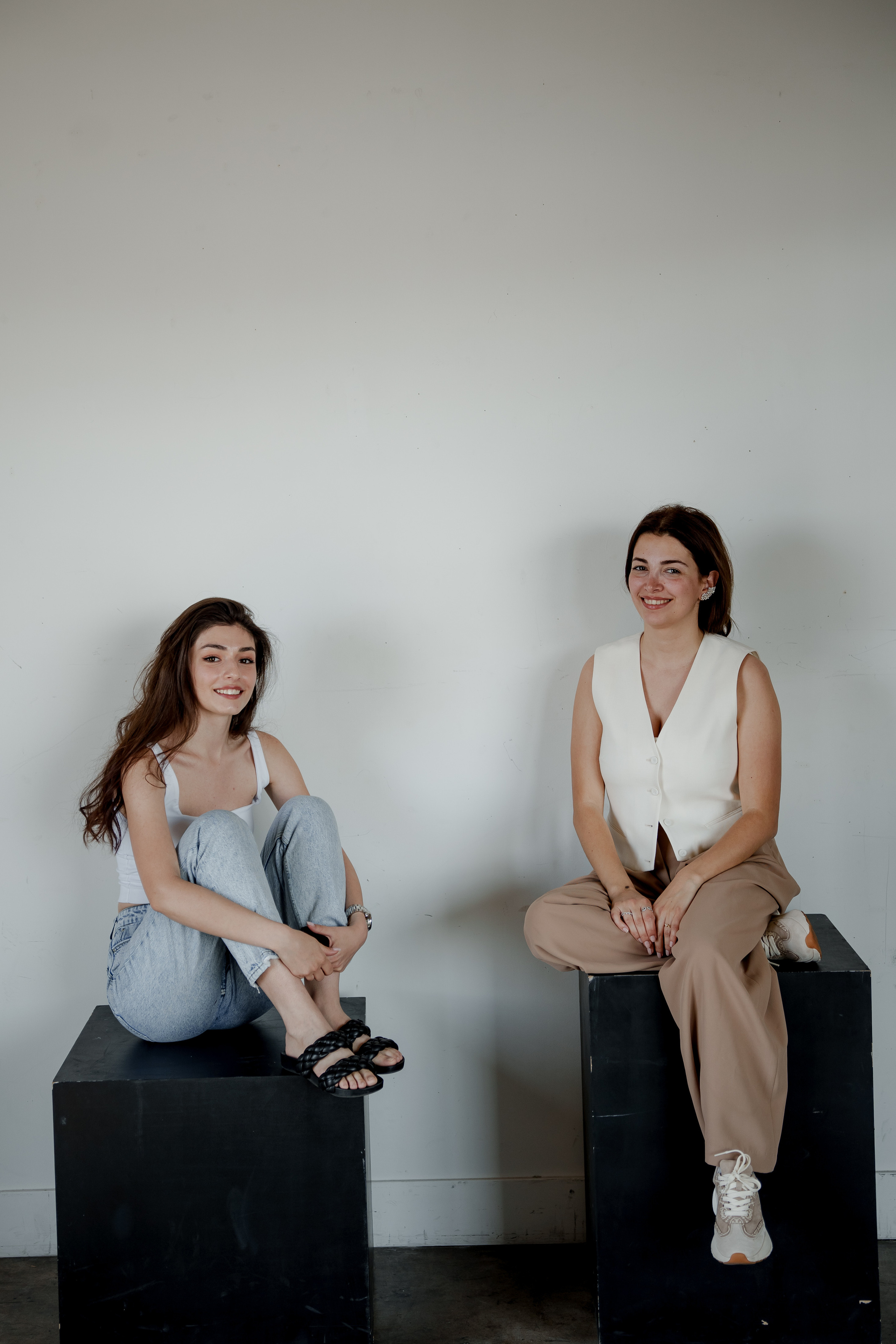 Sisters. Orange County Wedding Photographer & Videographer | Candid & Timeless Wedding Photo + Video | Italiantsev