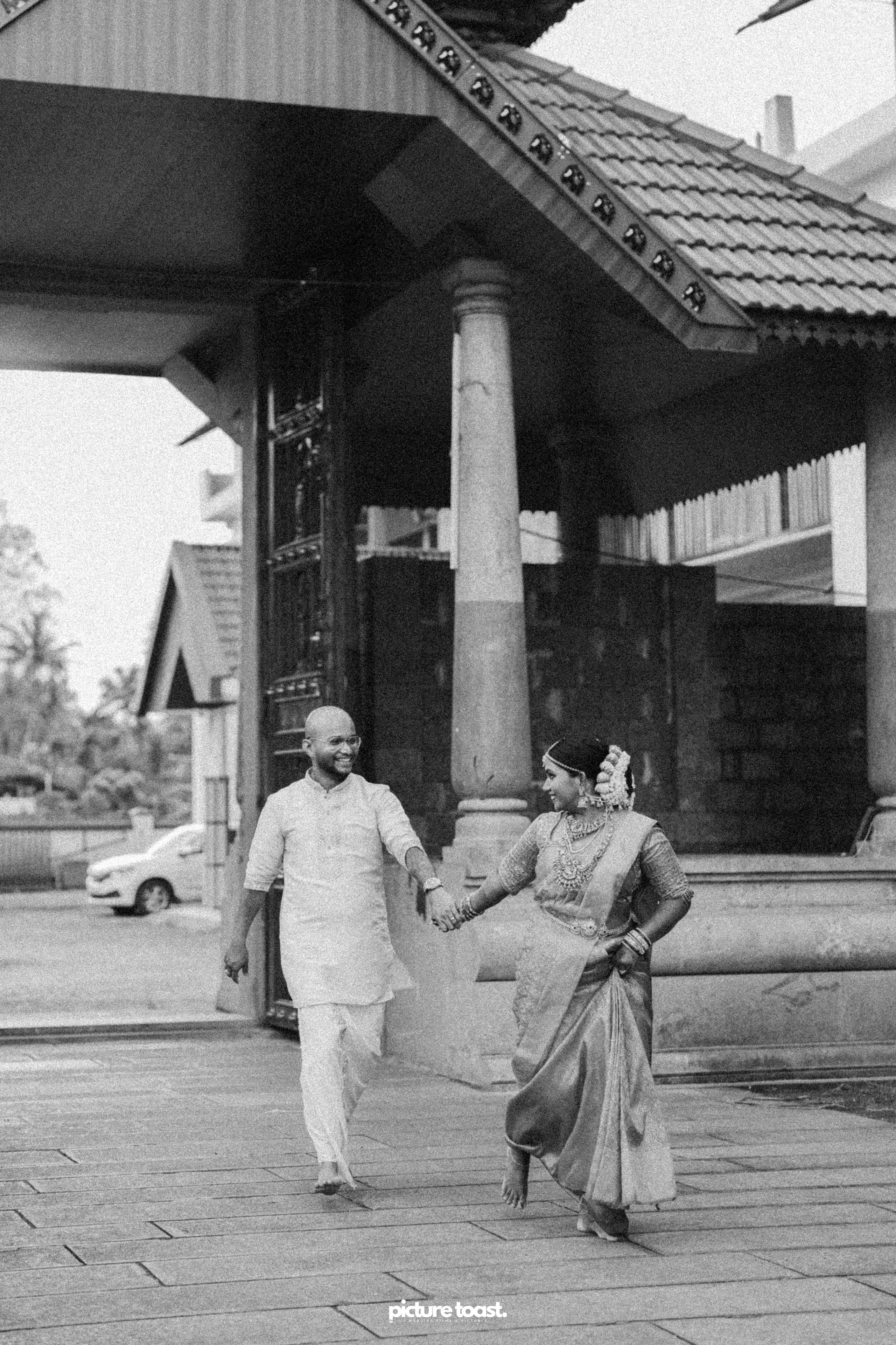 Traditional Kerala Hindu Wedding Ft. Anusree & Vishnu. Fine art Wedding Photographers in India & Canada