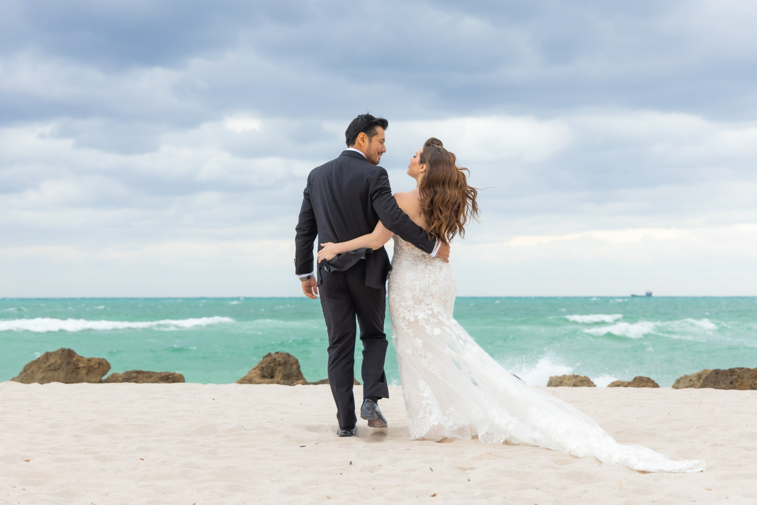 Alyssa and Daniel, The Palms Hotel, Miami. Wedding Photo & Video