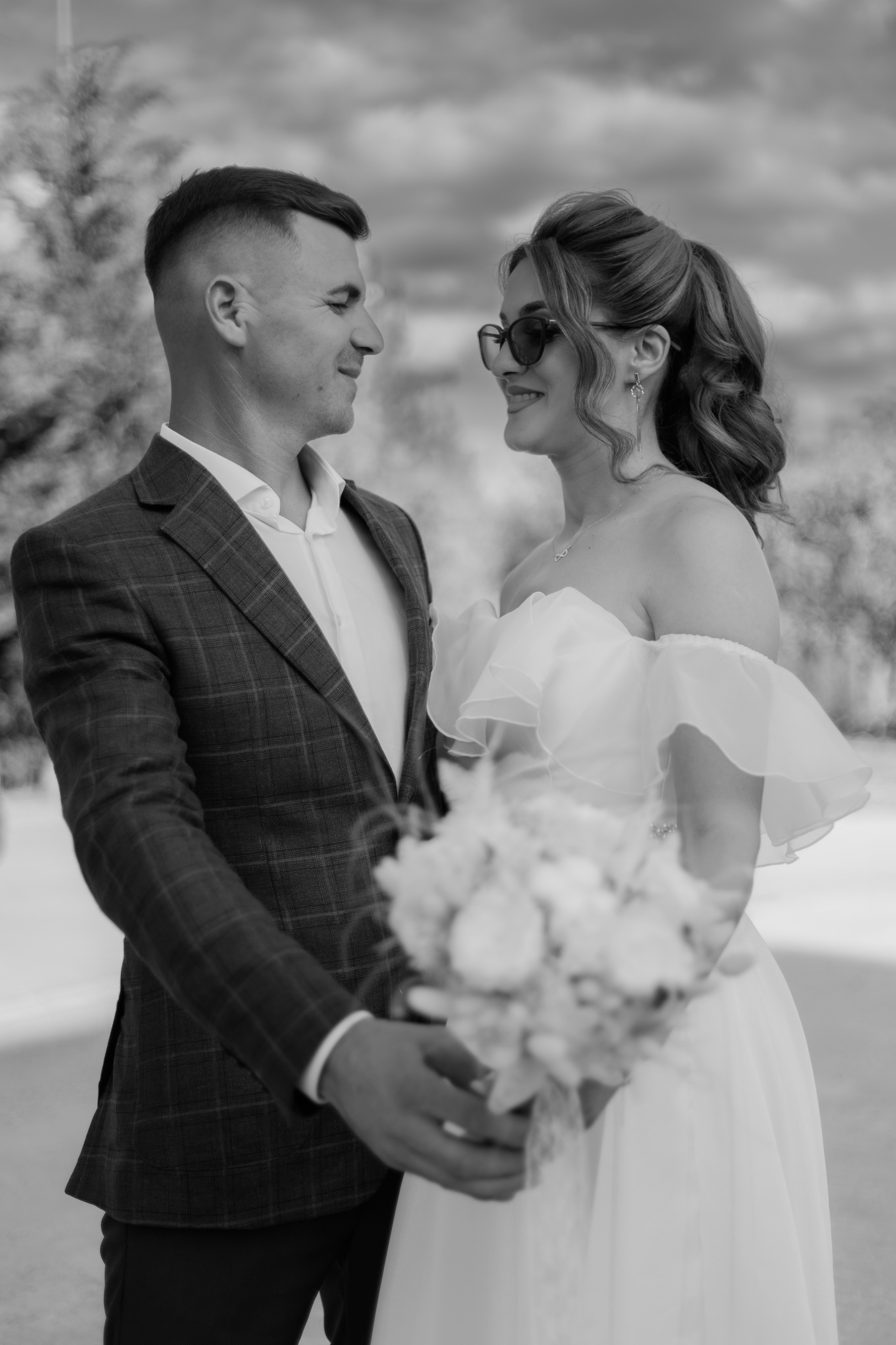 Oana & Vasile. Fotograf si videograf — evenimente si studio