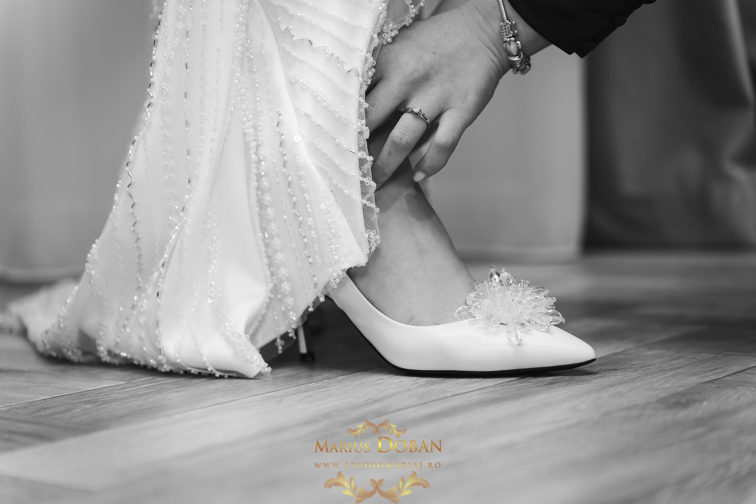 Iulia & Joszeph — preparing & details. Marius Doban