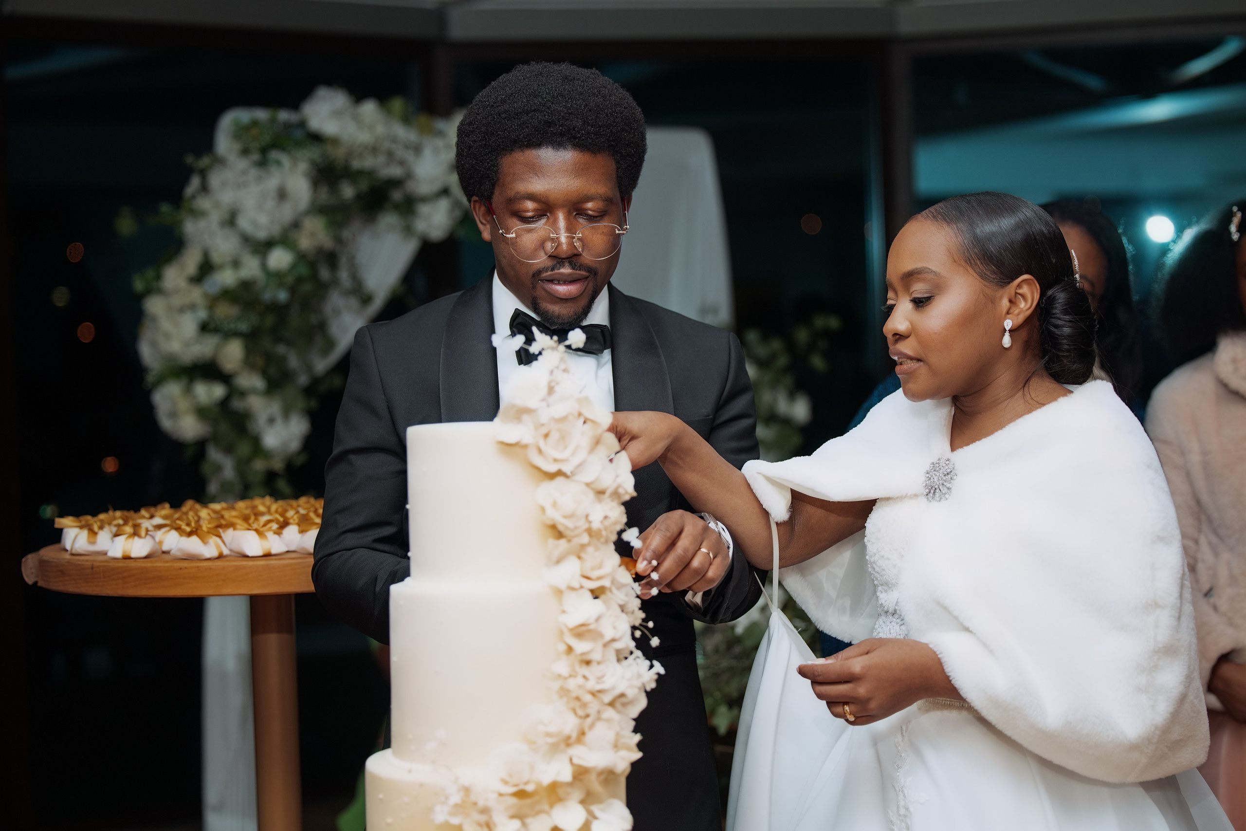 Nawik e Ethson. Fazemos o seu casamento ser lembrado por gerações