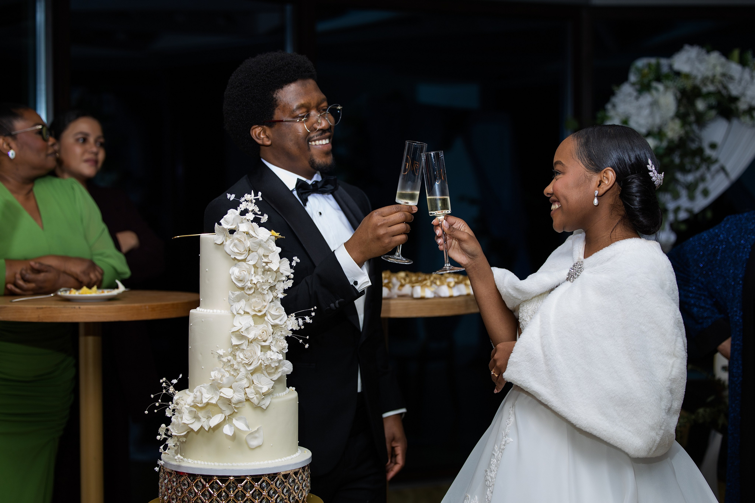 Nawik e Ethson. Fazemos o seu casamento ser lembrado por gerações