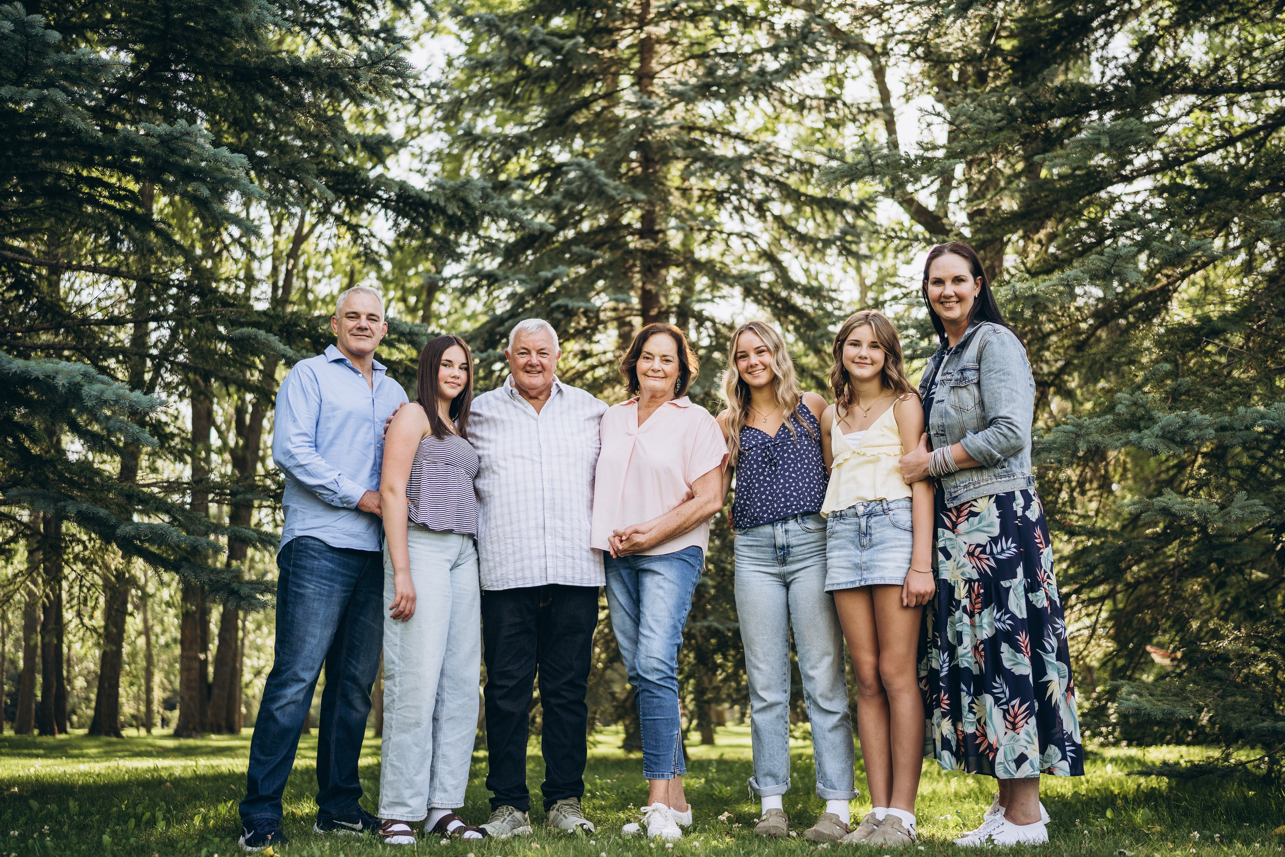 Lynn & fam. Calgary Wedding & Lifestyle Photographer — Yevhen Polishchuk